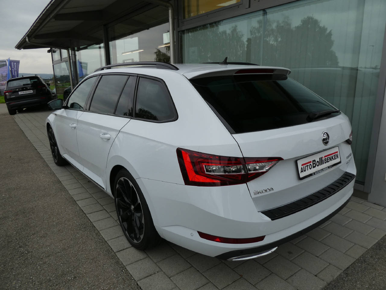 SKODA Superb Combi 2.0 TDI 190 SportLine+ 4x4 DSG-image-6