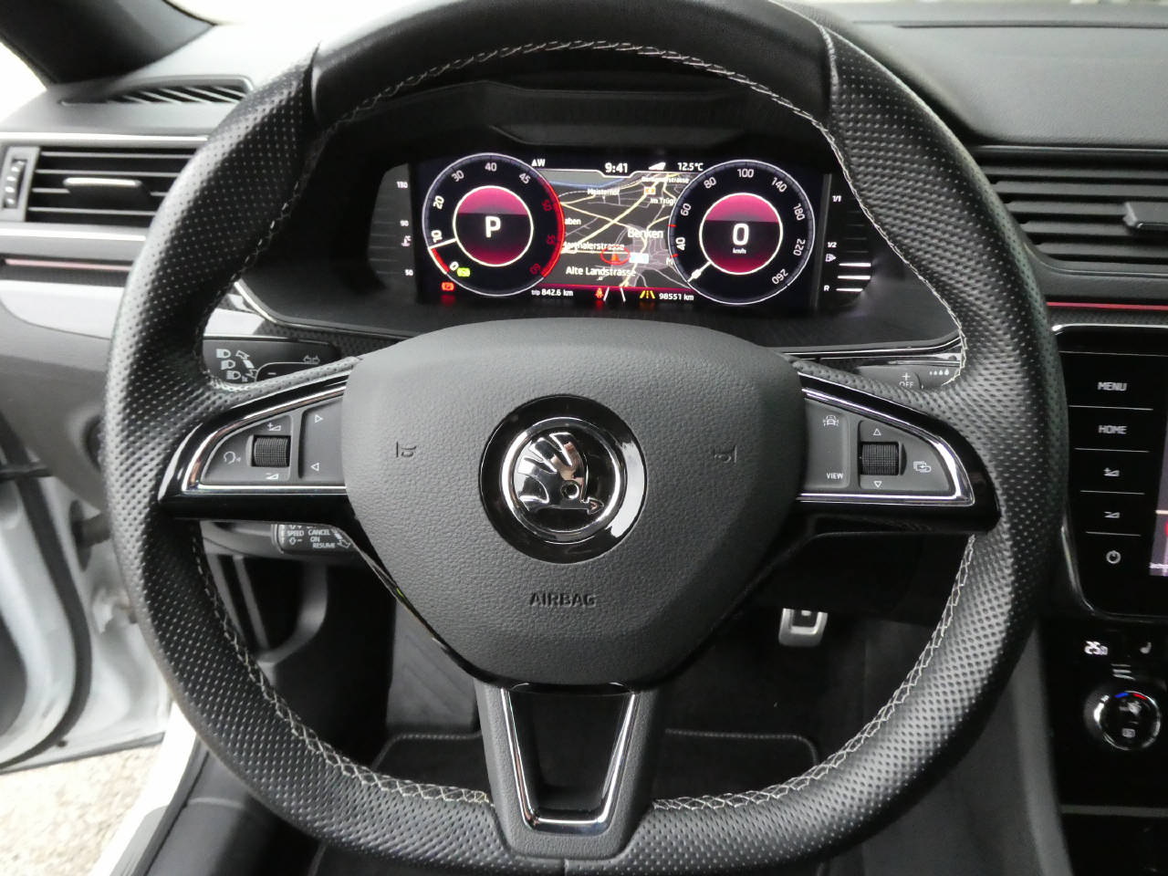 SKODA Superb Combi 2.0 TDI 190 SportLine+ 4x4 DSG-image-11