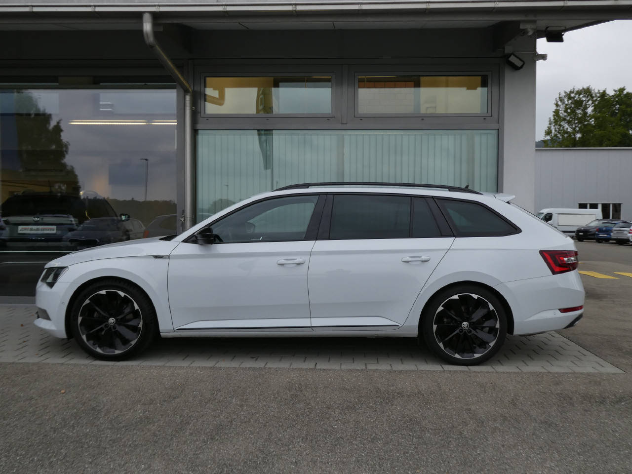 SKODA Superb Combi 2.0 TDI 190 SportLine+ 4x4 DSG-image-7