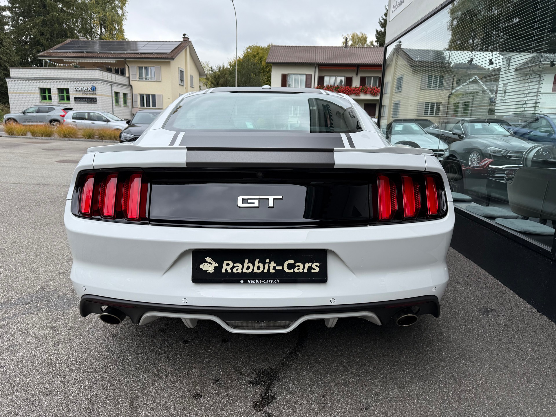 FORD Mustang Fastback 5.0 V8 GT Automat-image-6