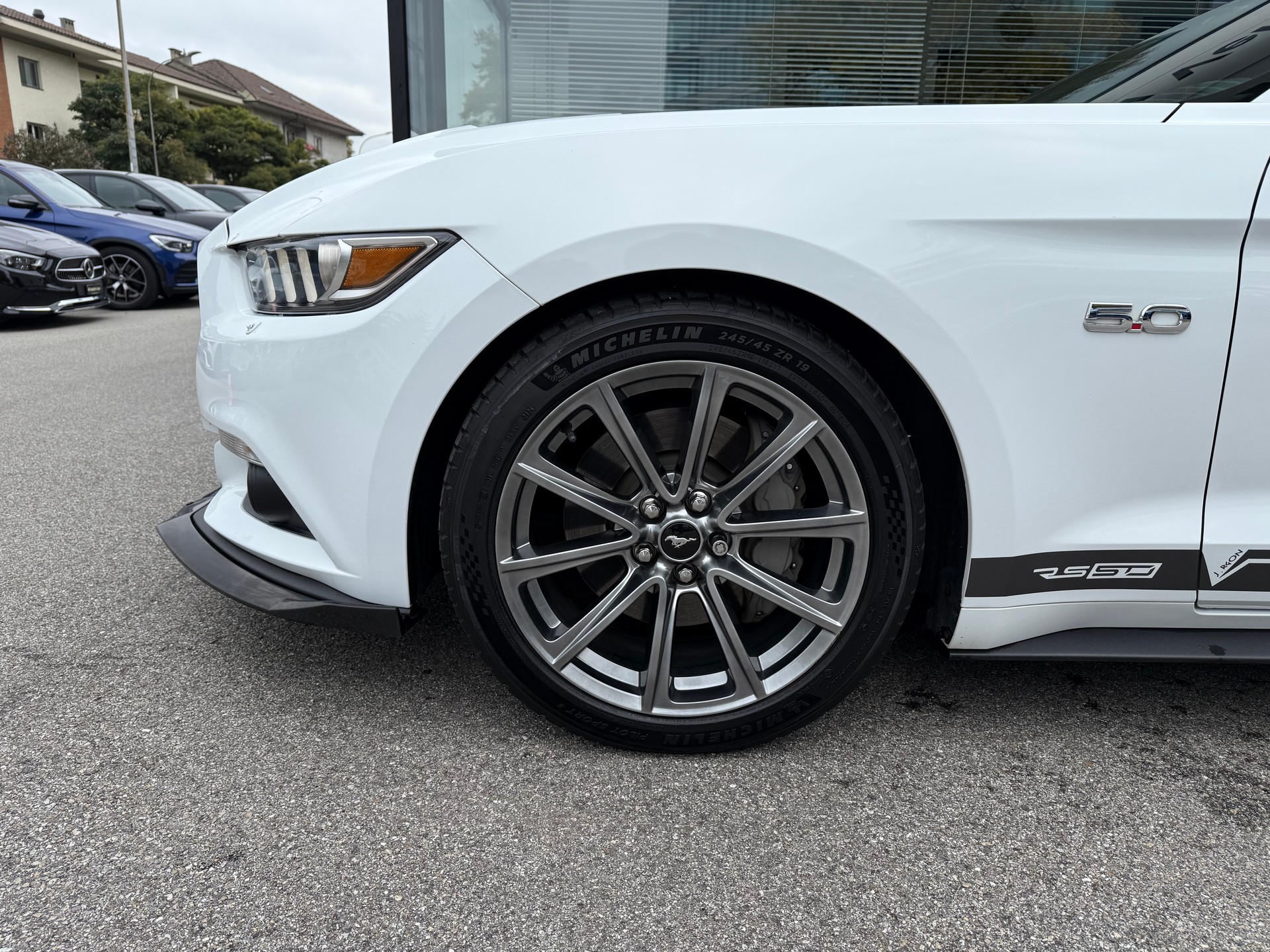FORD Mustang Fastback 5.0 V8 GT Automat-image-4