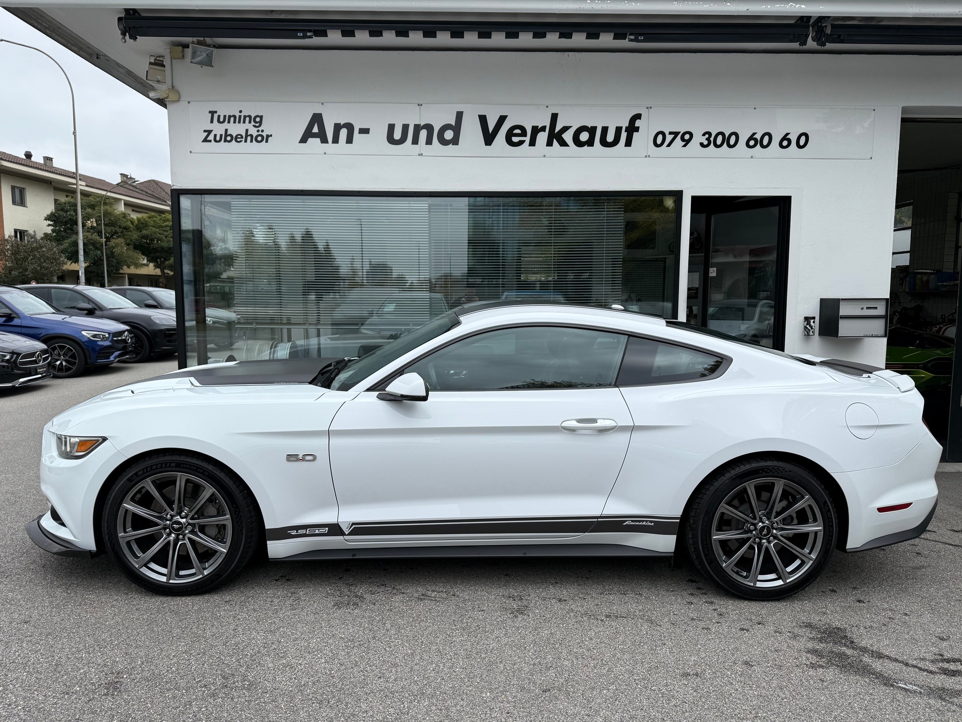 FORD Mustang Fastback 5.0 V8 GT Automat-image-3