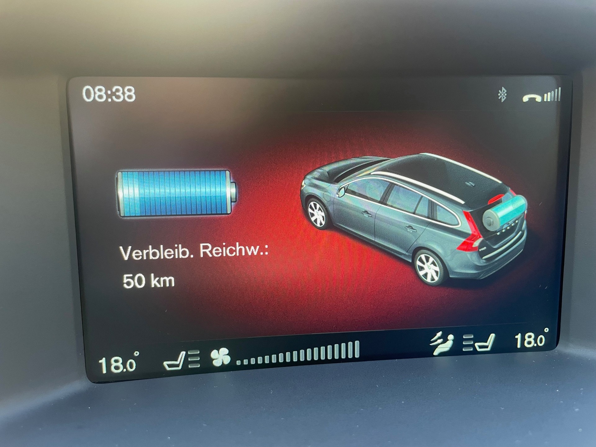 VOLVO V60 D6 AWD Plug-in Hybrid Summum Geartronic-image-8
