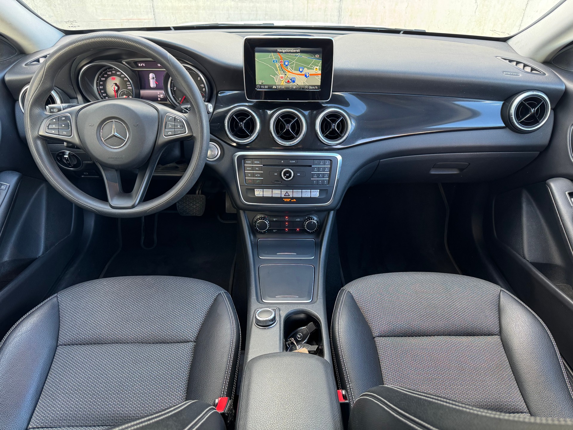 MERCEDES-BENZ CLA Shooting Br. 200 d Swiss Star Urban 4M 7G-DCT-image-16