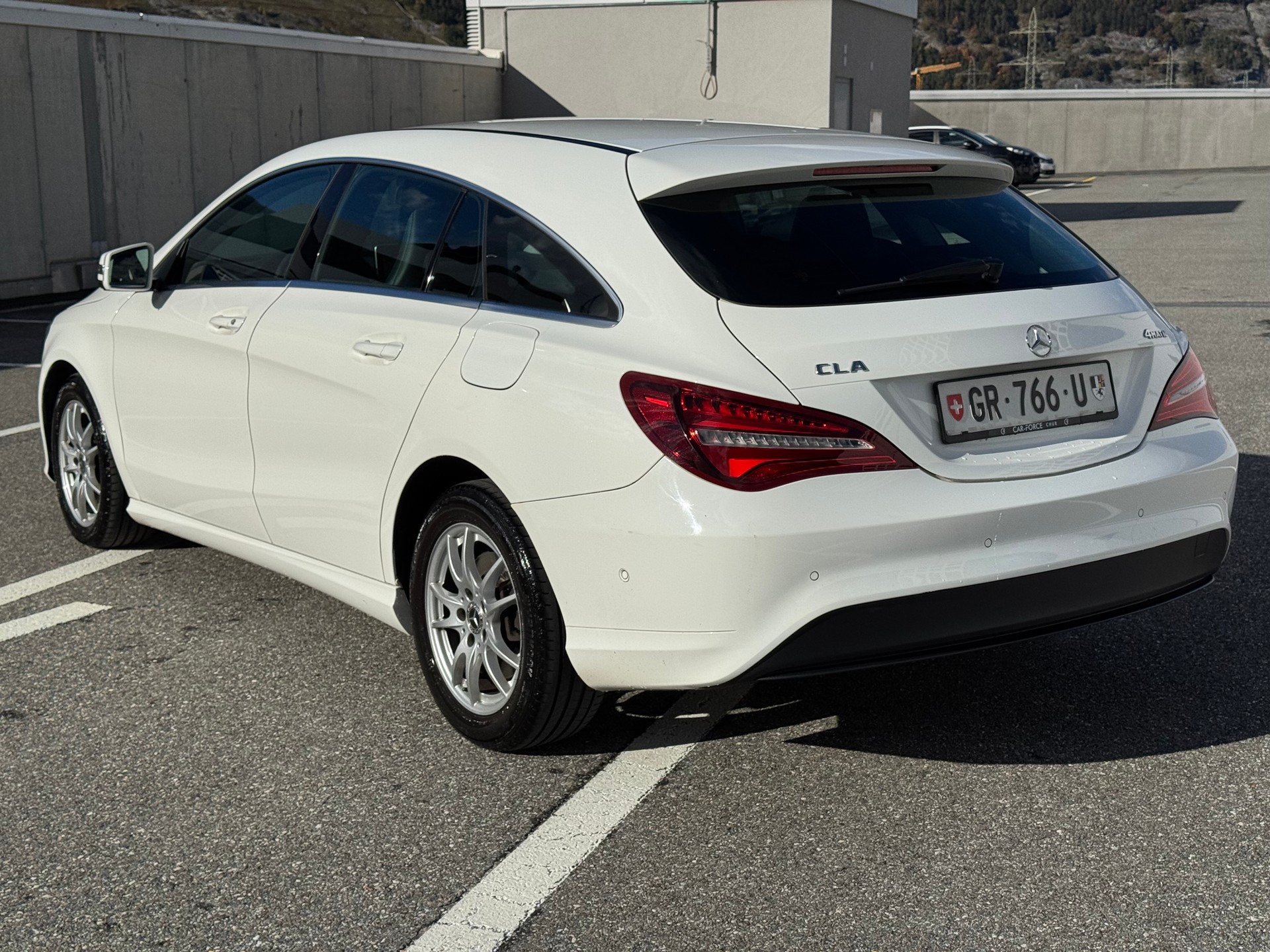 MERCEDES-BENZ CLA Shooting Br. 200 d Swiss Star Urban 4M 7G-DCT-showroom-element-3
