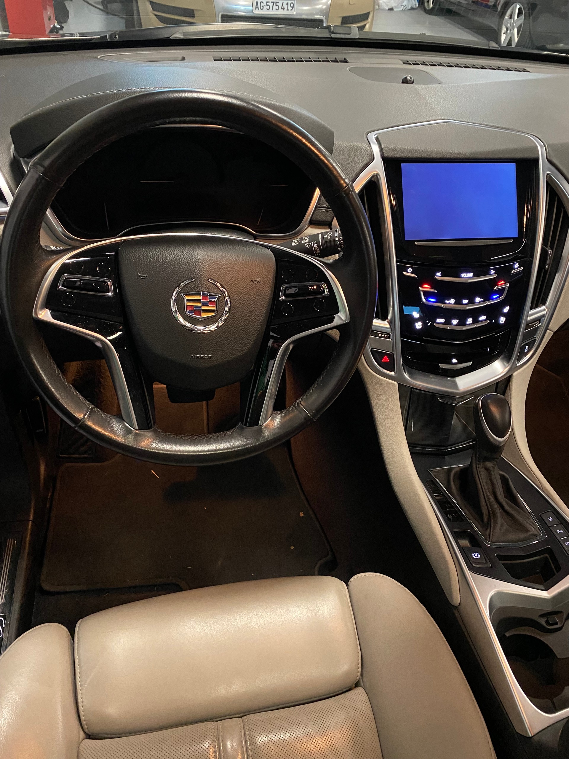 CADILLAC SRX 3.6 V6 Premium 4WD Automatic-image-7