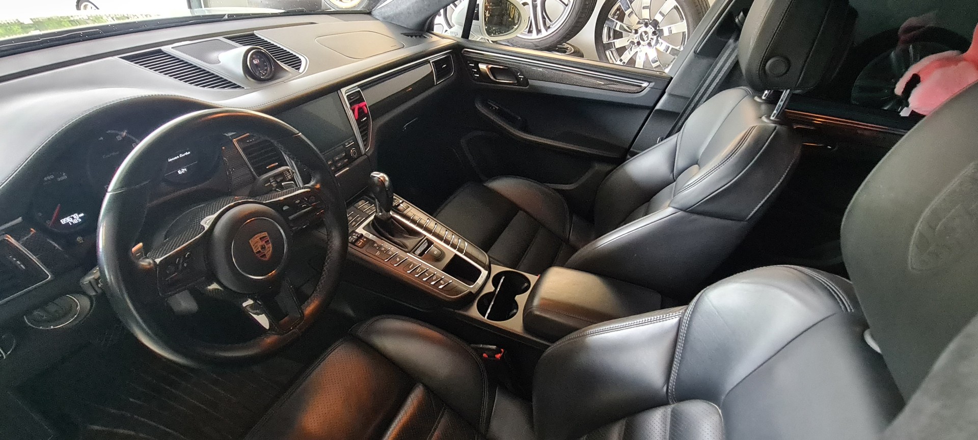 PORSCHE Macan Turbo Performance PDK-image-9