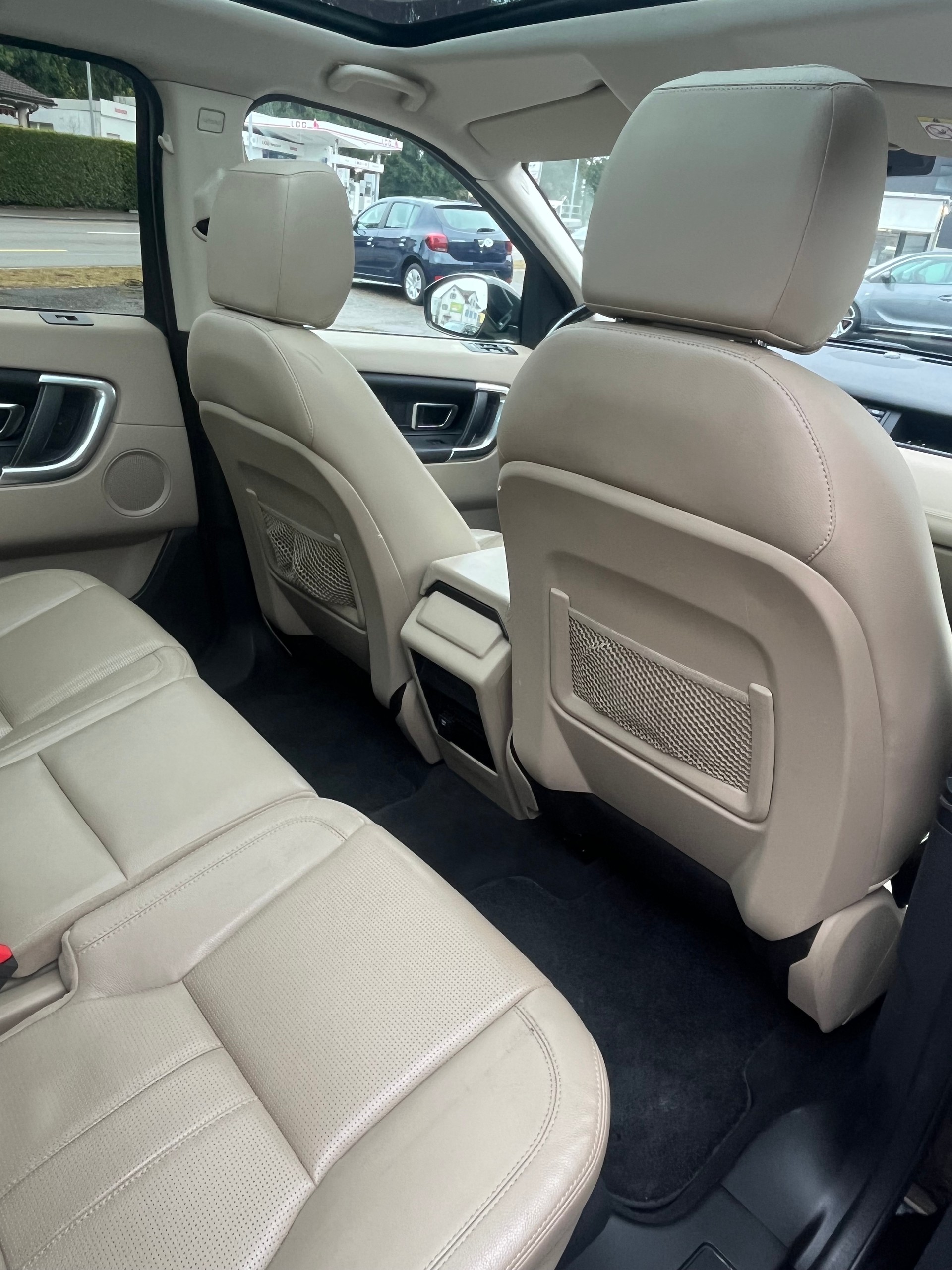 LAND ROVER Discovery Sport 2.2SD4 HSE AT9-image-7