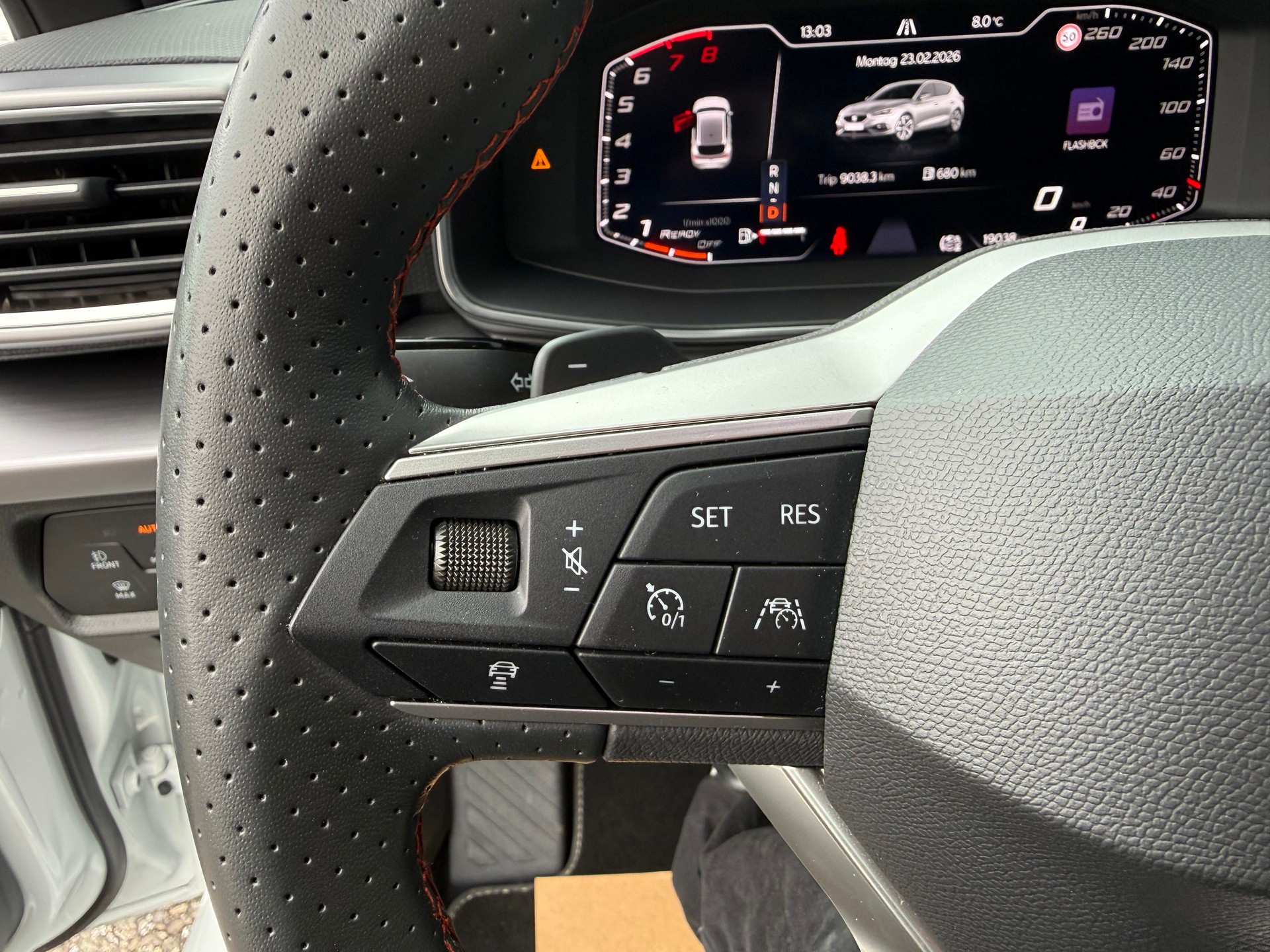 SEAT Leon 1.5 eTSI mHEV DSG FR °° 5 Jahre / 100'000 KM Garantie °°-image-18