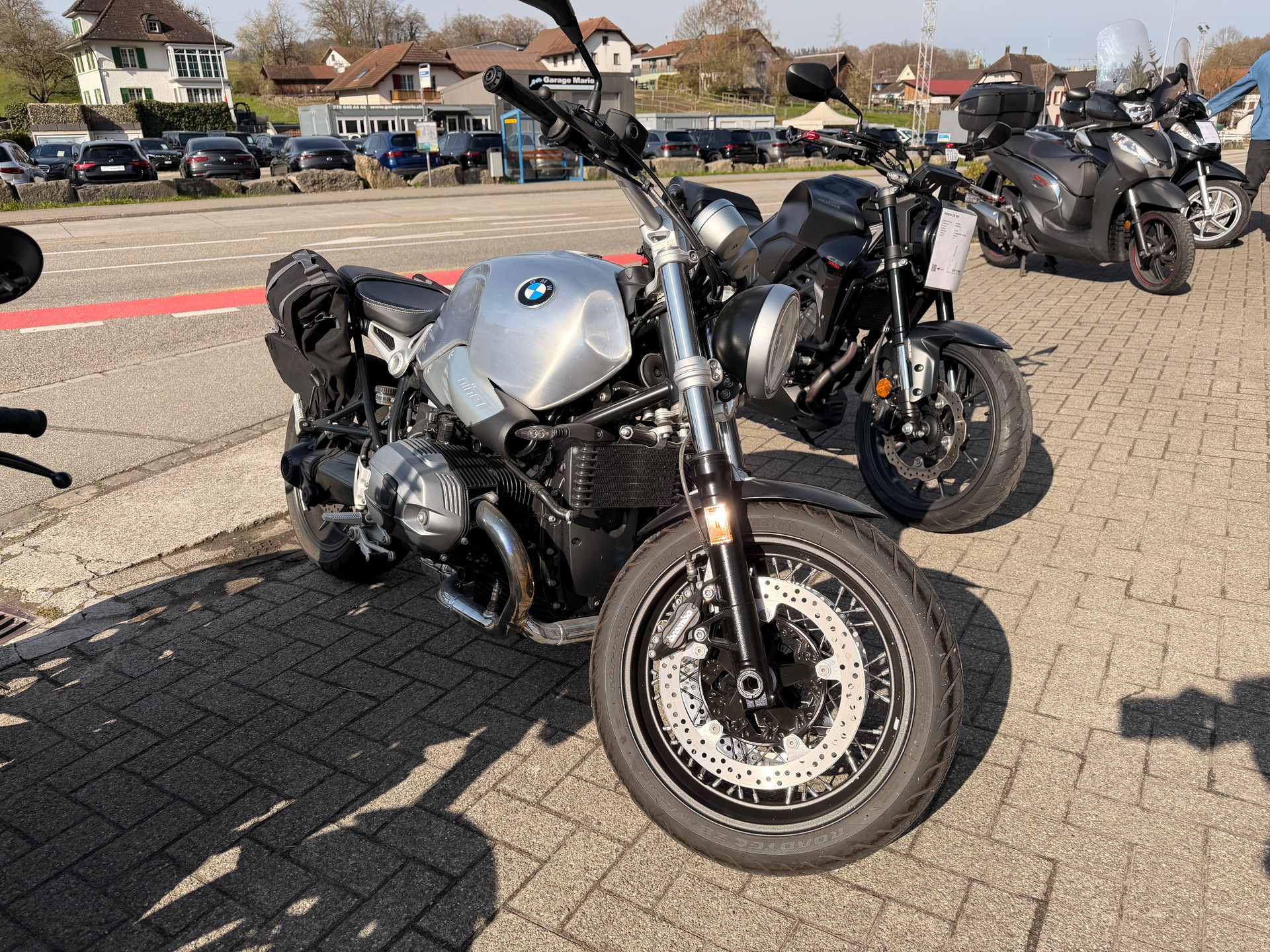 BMW R nineT Pure ABS-image-1