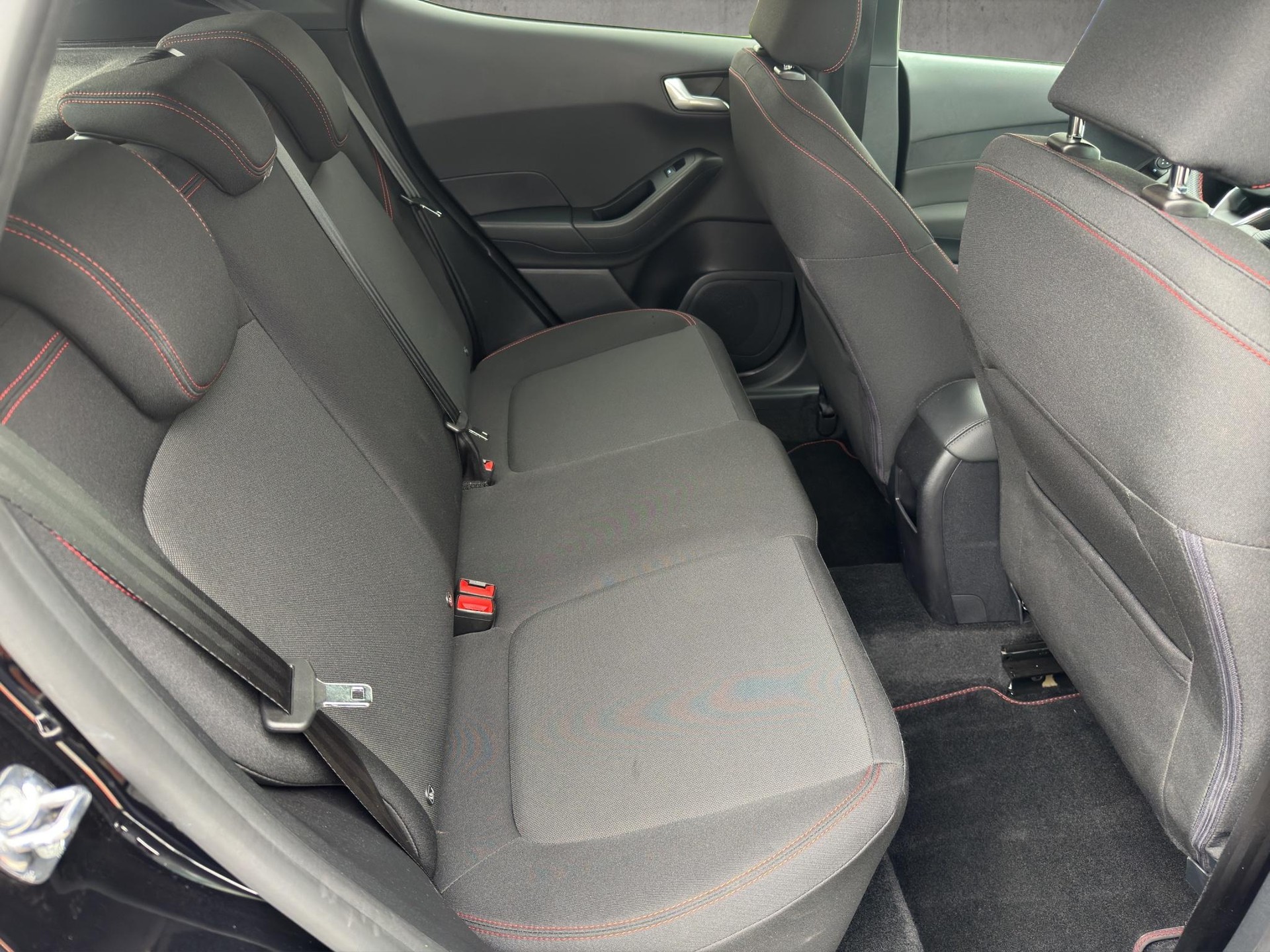 FORD Fiesta 1.0 EcoB Hybrid ST-Line X-image-11