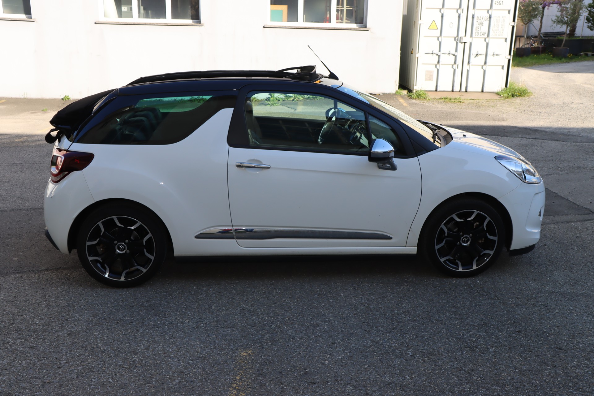 DS AUTOMOBILES DS3 Cabrio 1.6 THP Sport Chic-image-5