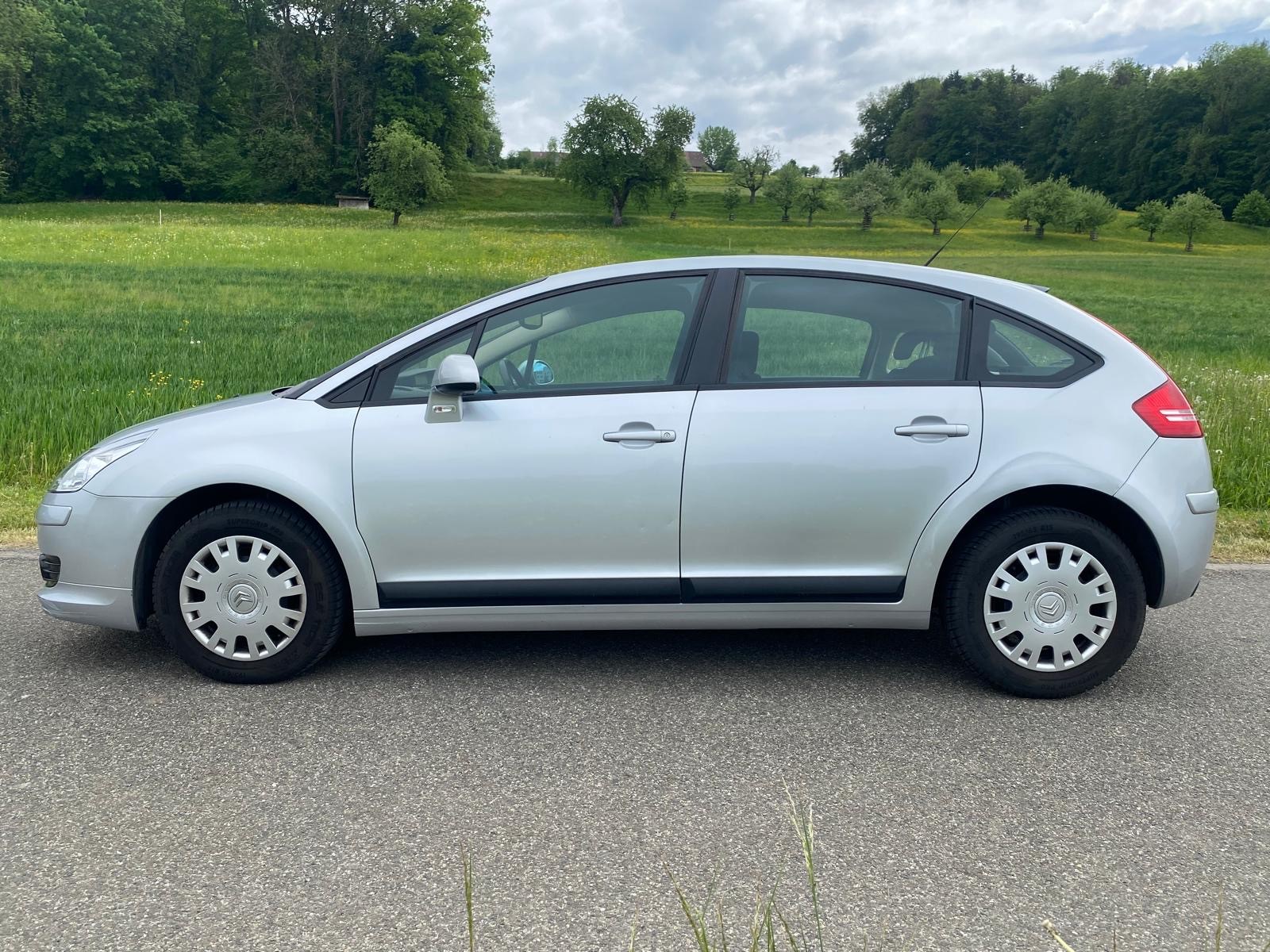 CITROEN C4 Berline 1.6i 16V VTR-image-2