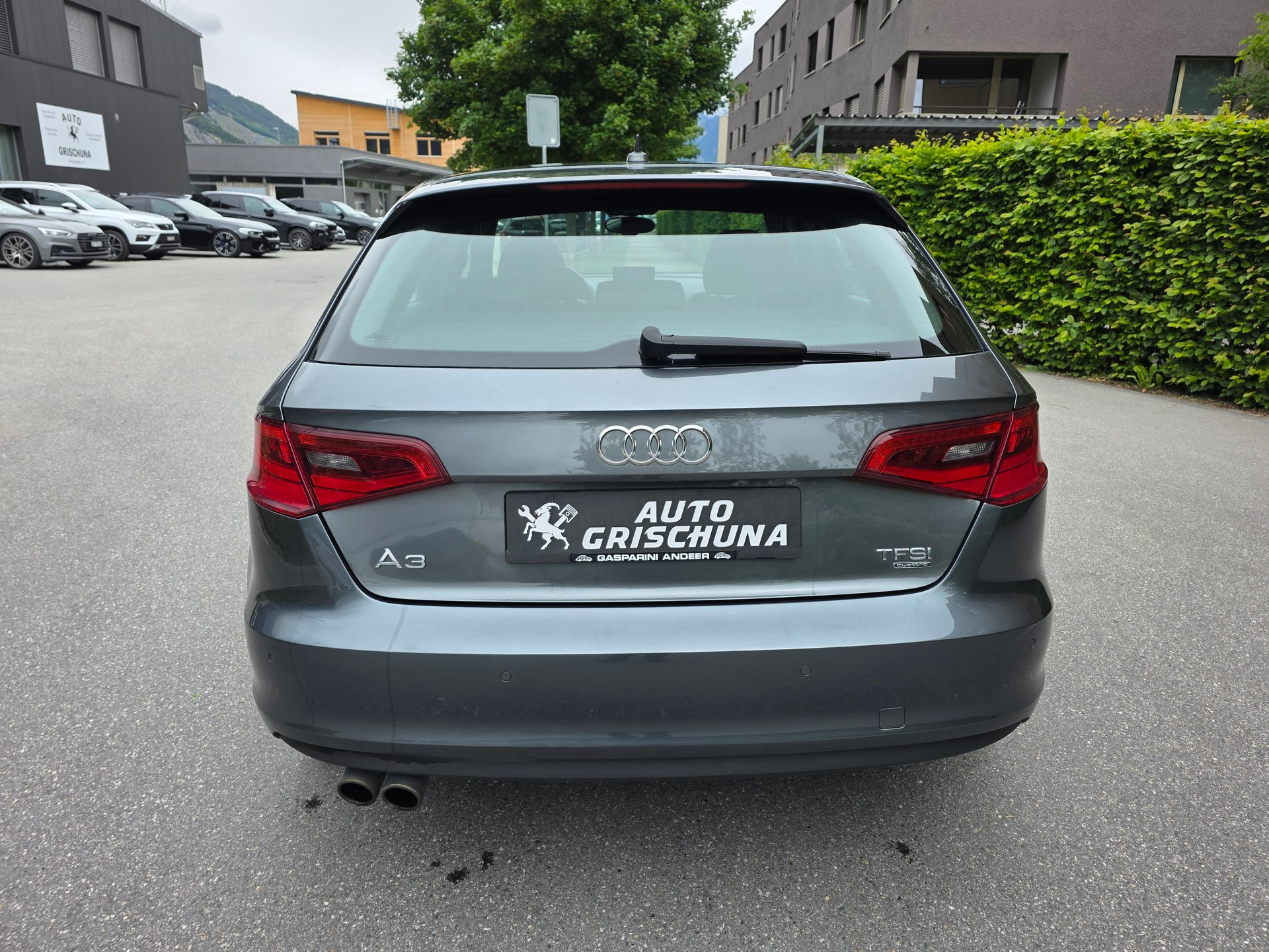 AUDI A3 Sportback 1.8 TFSI Attraction quattro S-tronic-image-3
