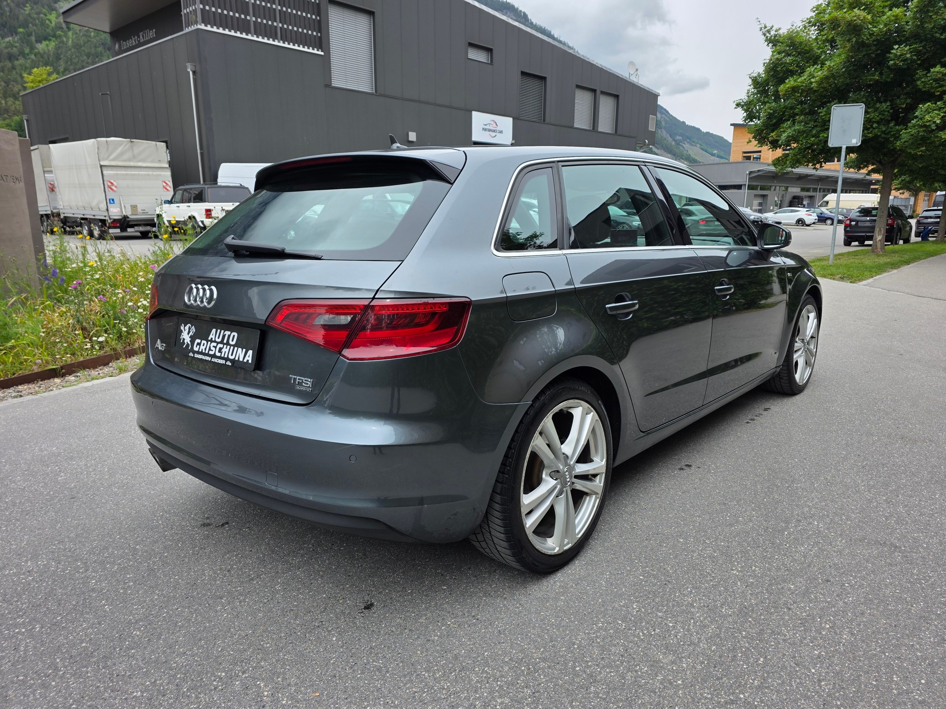 AUDI A3 Sportback 1.8 TFSI Attraction quattro S-tronic-image-4