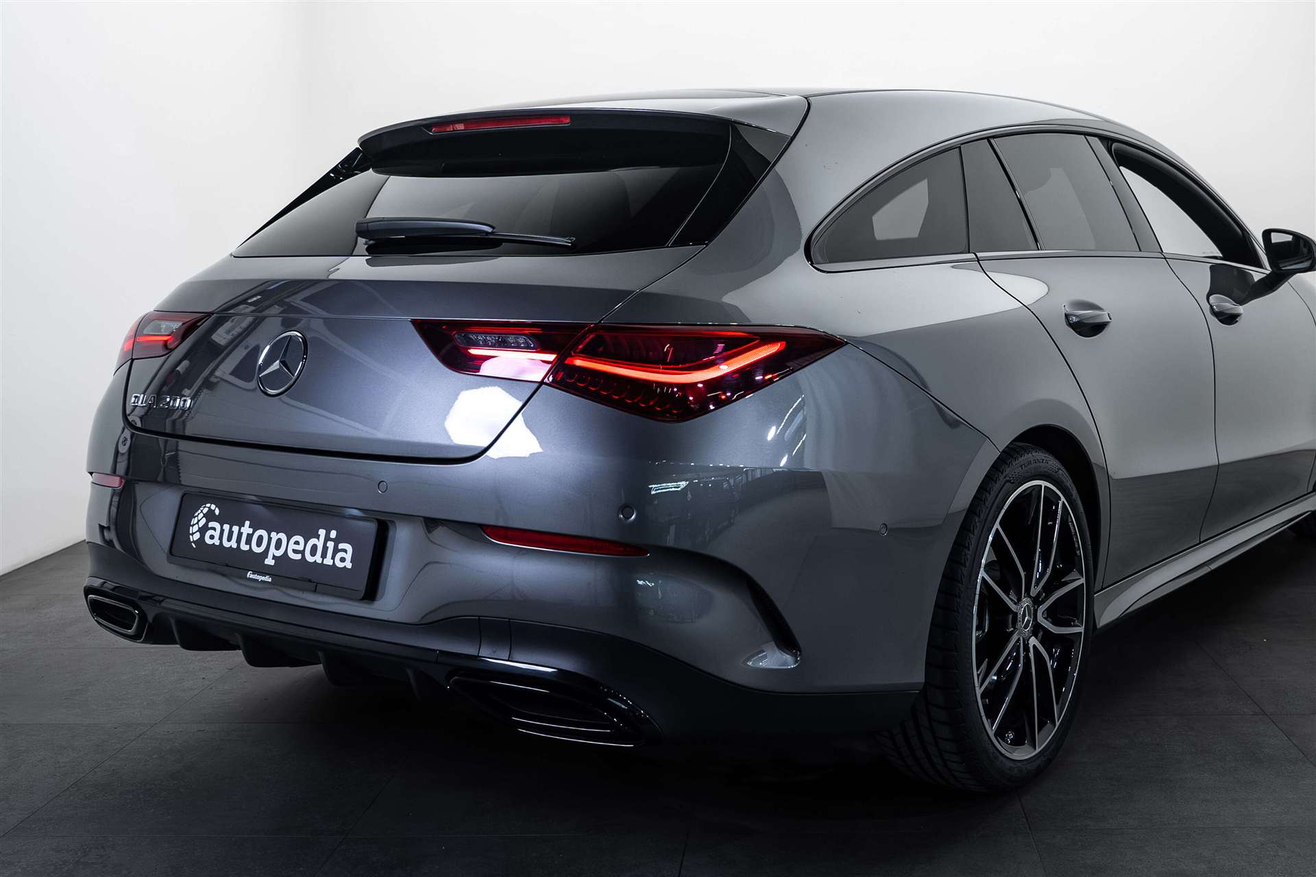MERCEDES-BENZ CLA Shooting Brake 200 AMG Line Advanced Plus DCT-Automat-showroom-element-3