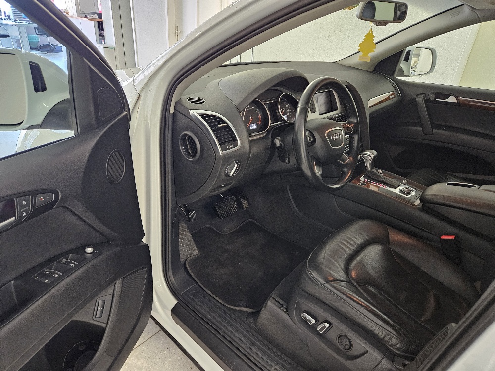 AUDI Q7 3.0 TFSI quattro tiptronic-image-8