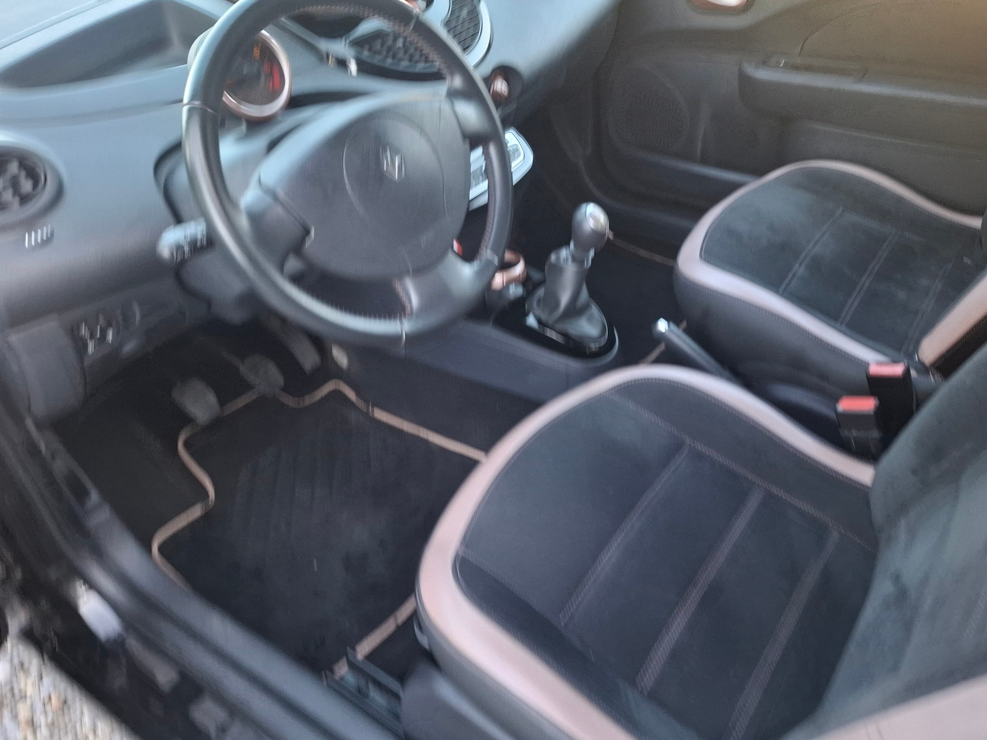 RENAULT Twingo 1.2 16V Expression-image-11