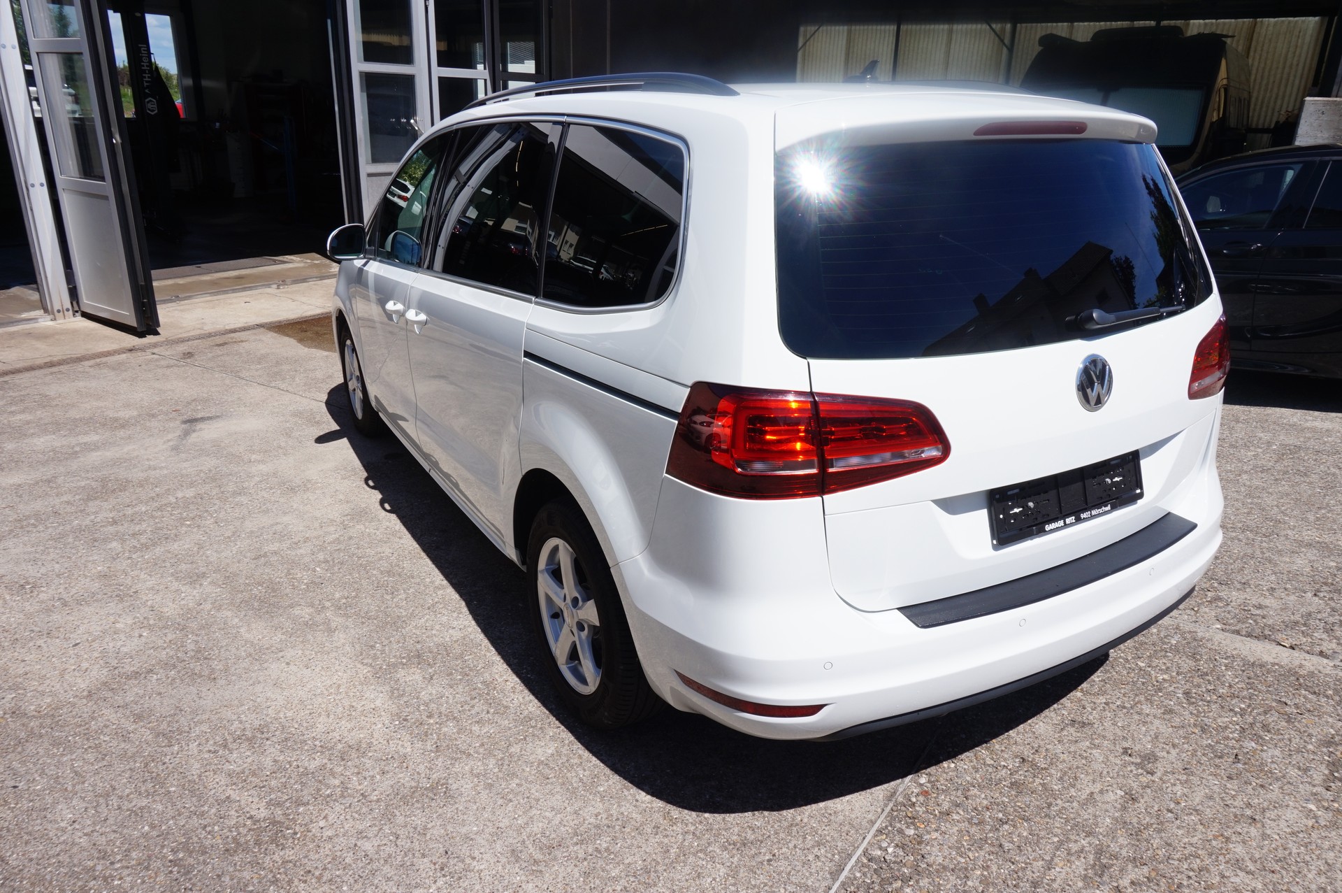VW Sharan 2.0 TDI BMT Comfortline 4Motion DSG-image-3