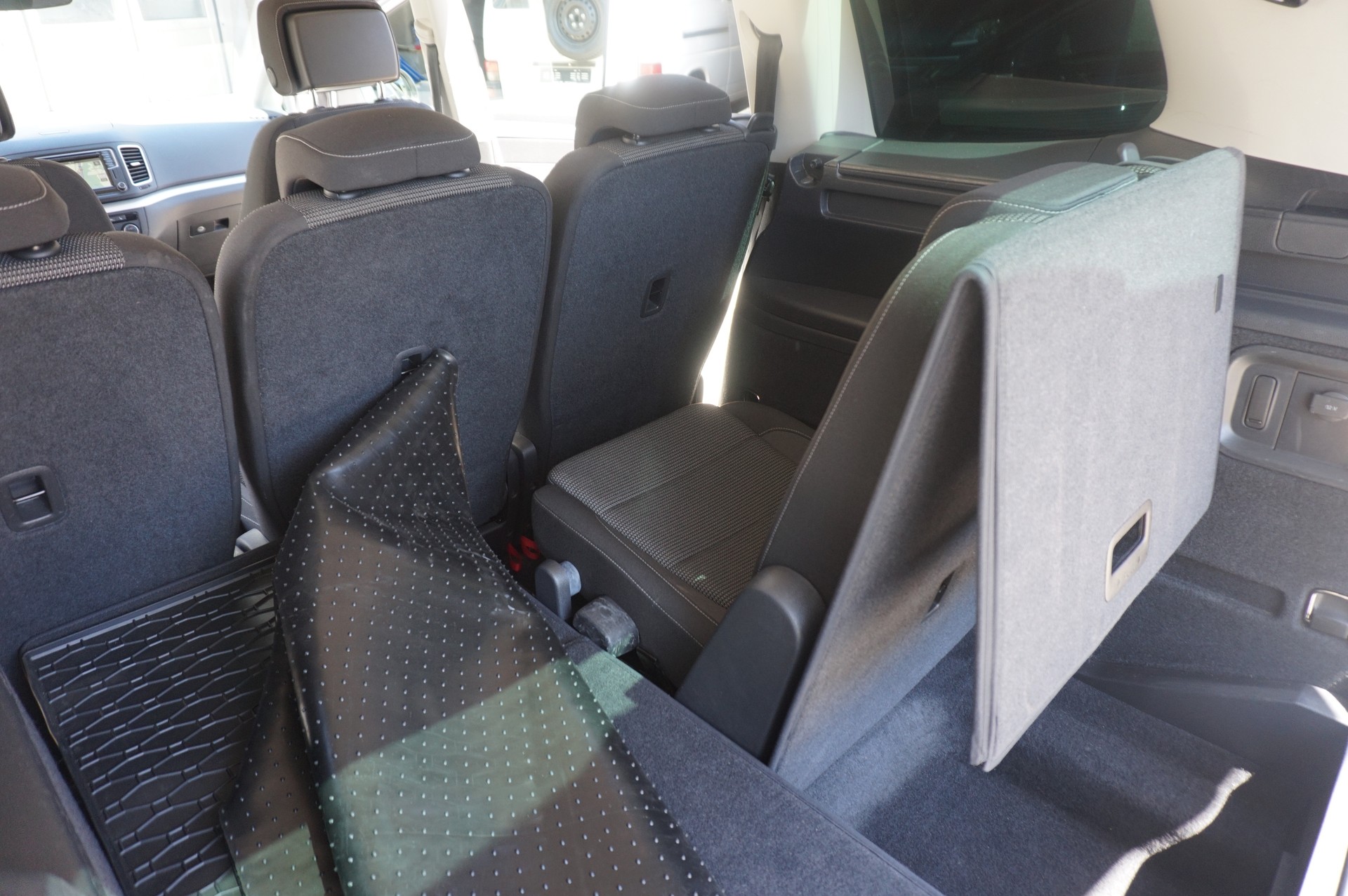VW Sharan 2.0 TDI BMT Comfortline 4Motion DSG-image-12