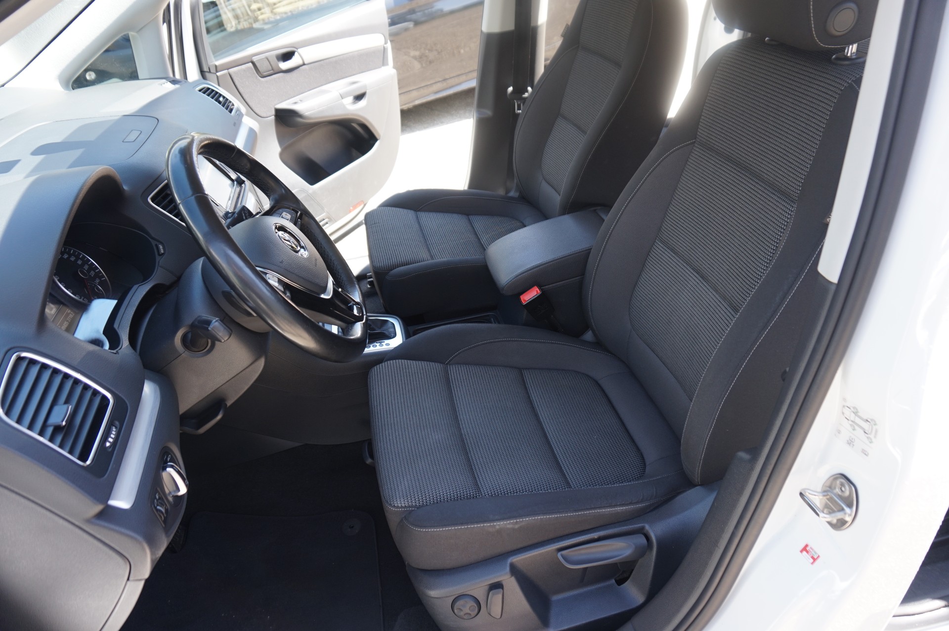 VW Sharan 2.0 TDI BMT Comfortline 4Motion DSG-image-7