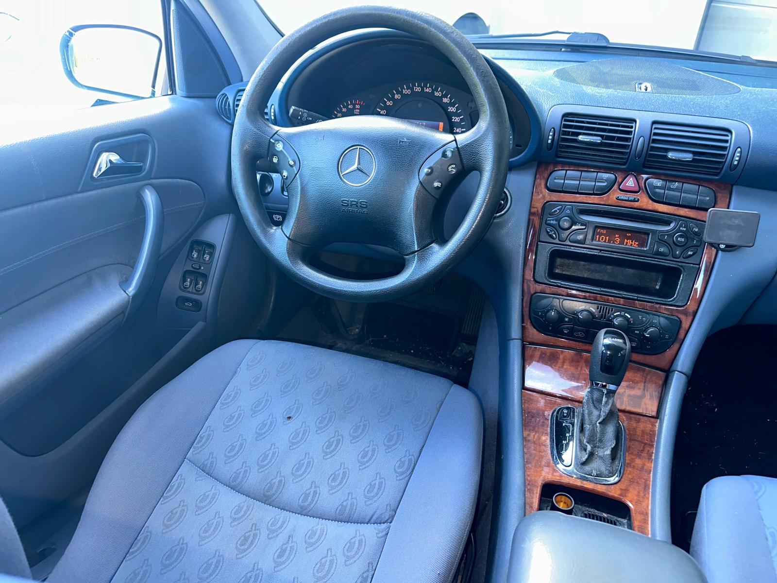 MERCEDES-BENZ C 220 CDI Classic-image-7