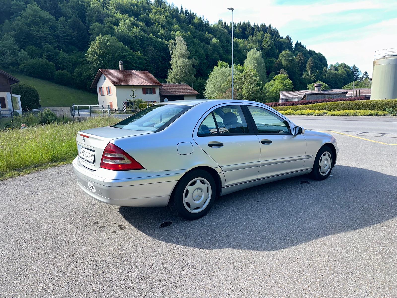 MERCEDES-BENZ C 220 CDI Classic-image-4
