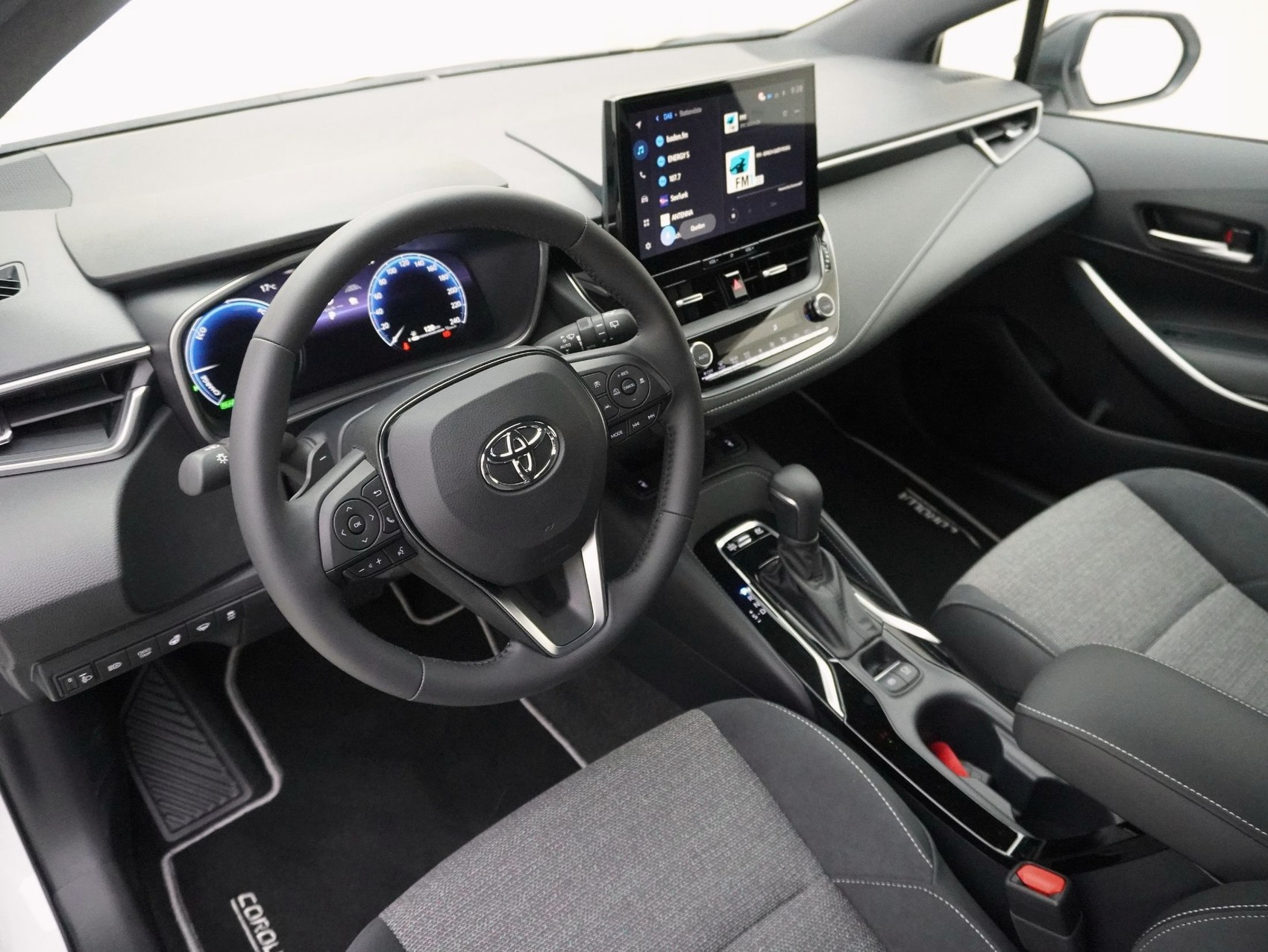 TOYOTA Corolla 2.0 HSD Trend ** Trend Plus **-image-7
