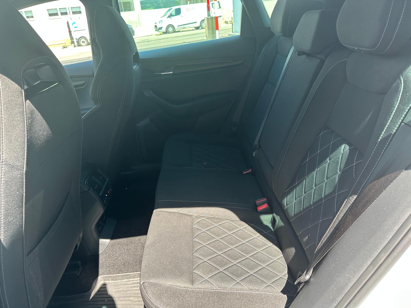 SKODA Karoq 2.0 TDI CR Sport Line 4x4 DSG-image-21