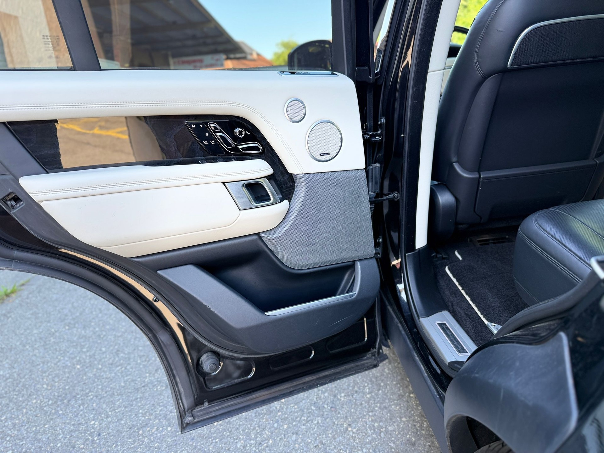 LAND ROVER Range Rover 5.0 V8 SC Autobiography-image-18