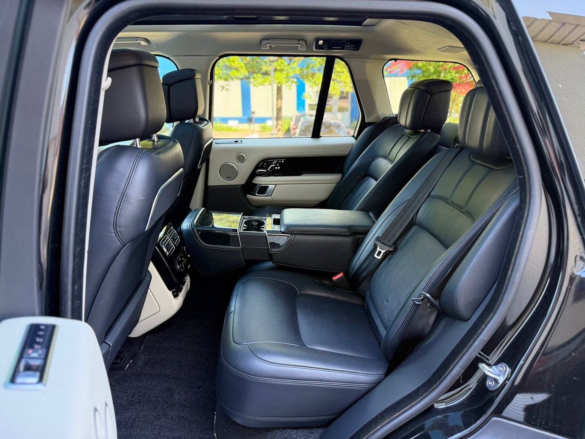 LAND ROVER Range Rover 5.0 V8 SC Autobiography-image-22