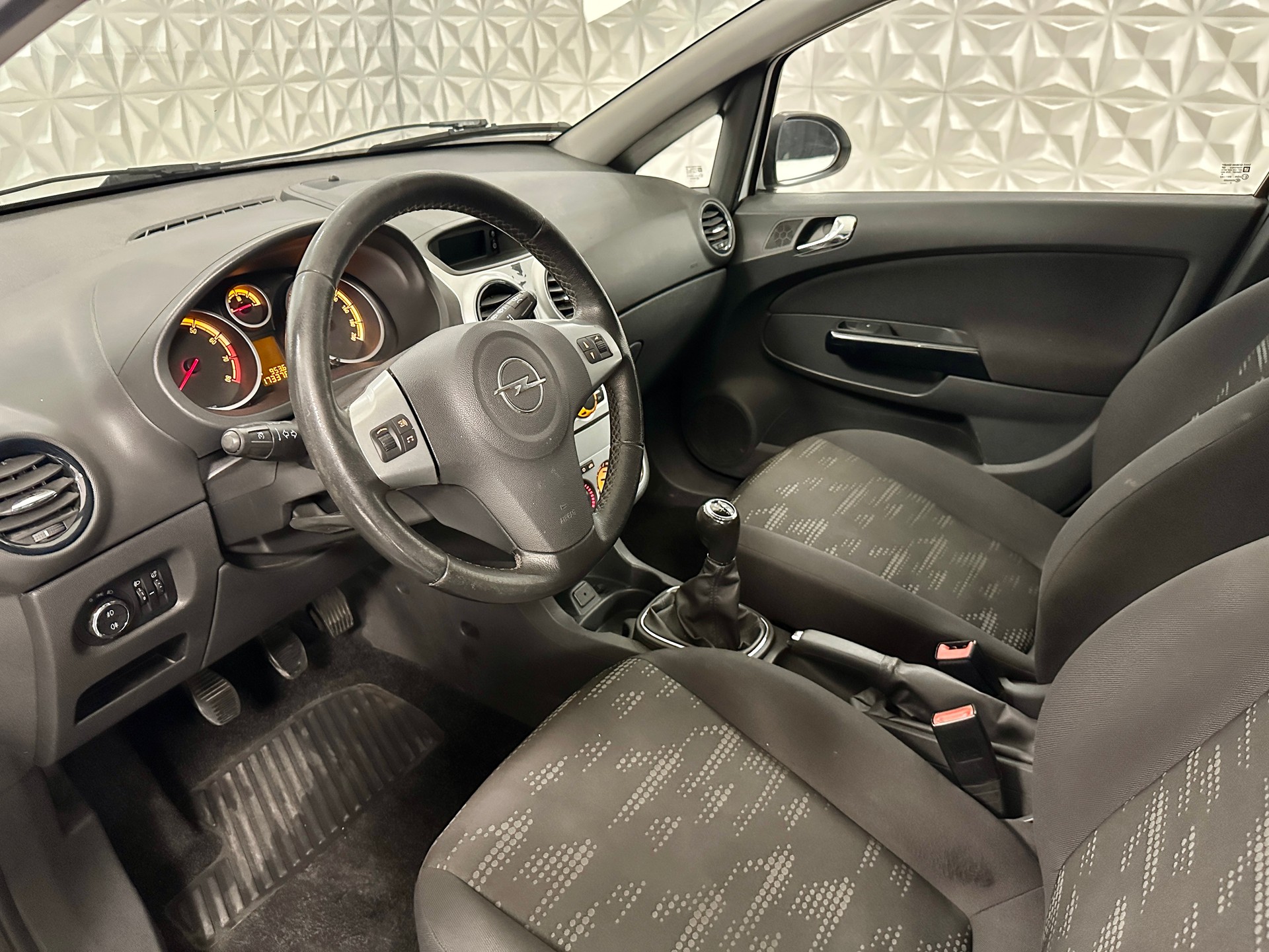 OPEL Corsa 1.4 TP Enjoy-image-8