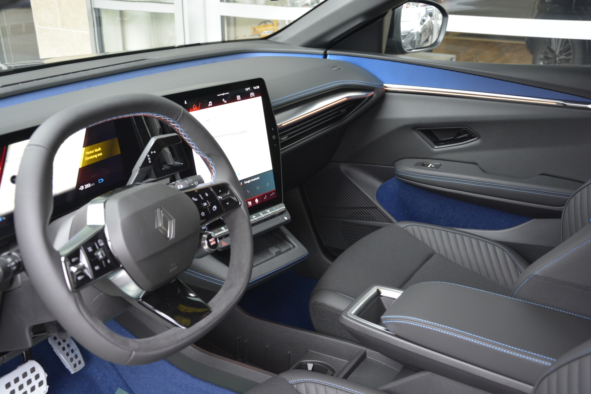 RENAULT Megane electric esprit Alpine 220 PS Comfort Range-image-4