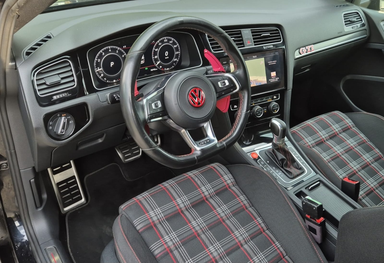 VW Golf 2.0 TSI GTI DSG-image-15