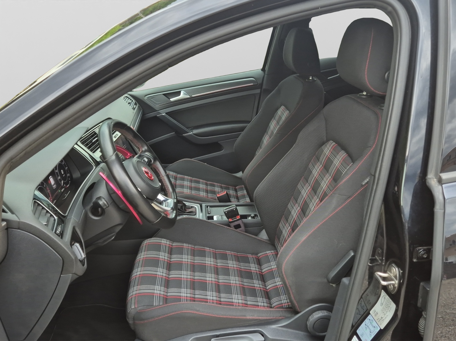 VW Golf 2.0 TSI GTI DSG-image-14
