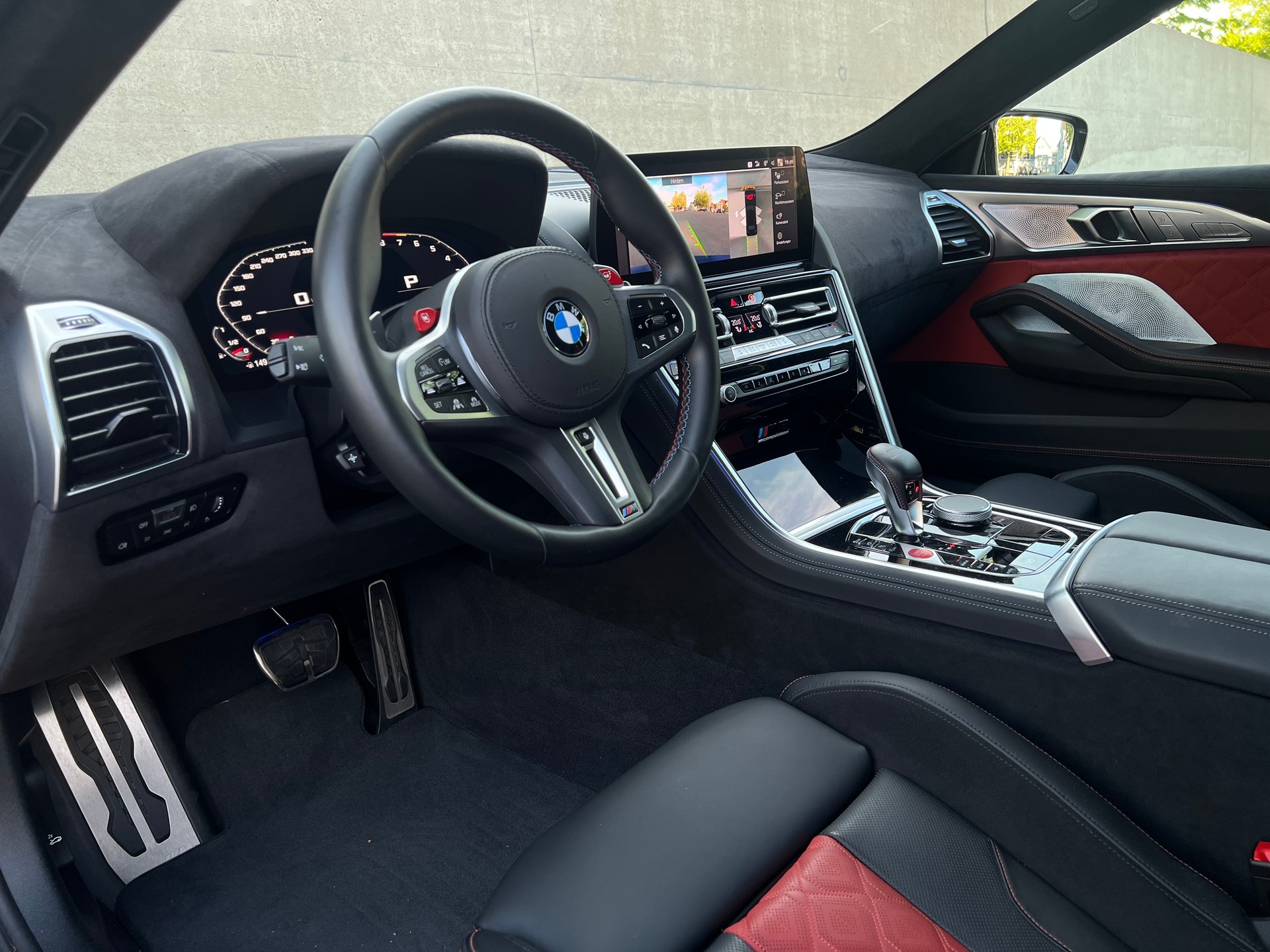 BMW M8 xDrive M Competition Steptronic-image-1