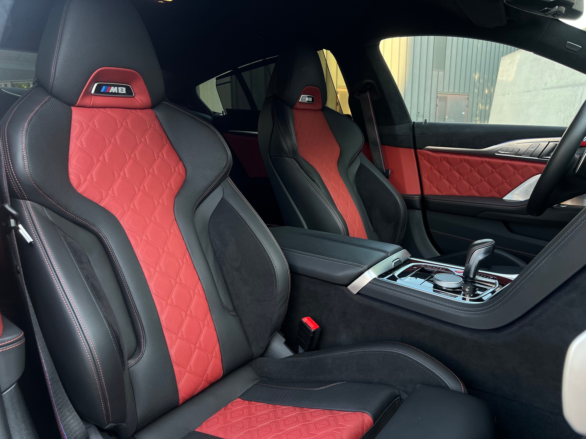 BMW M8 xDrive M Competition Steptronic-image-7