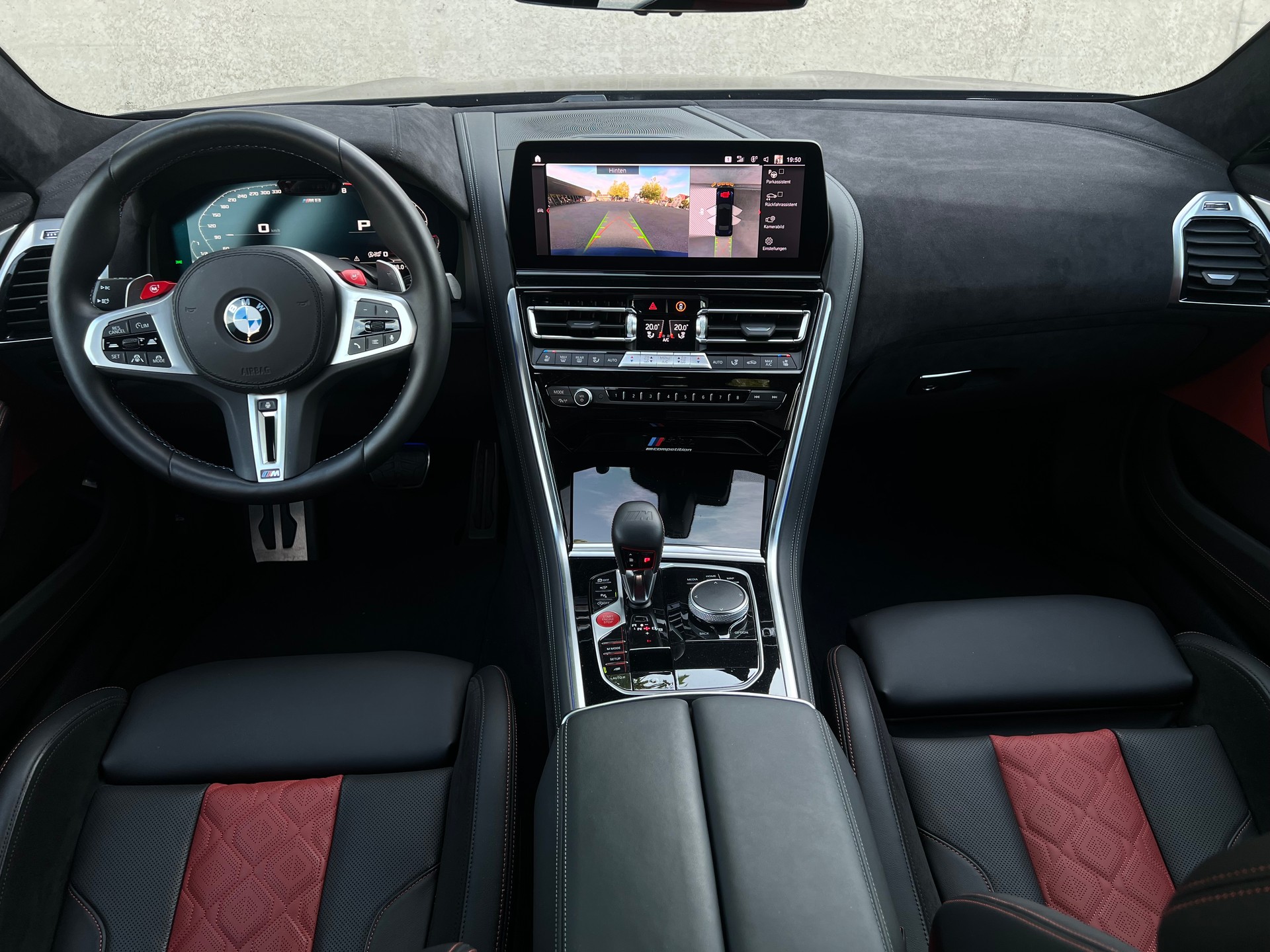 BMW M8 xDrive M Competition Steptronic-image-2