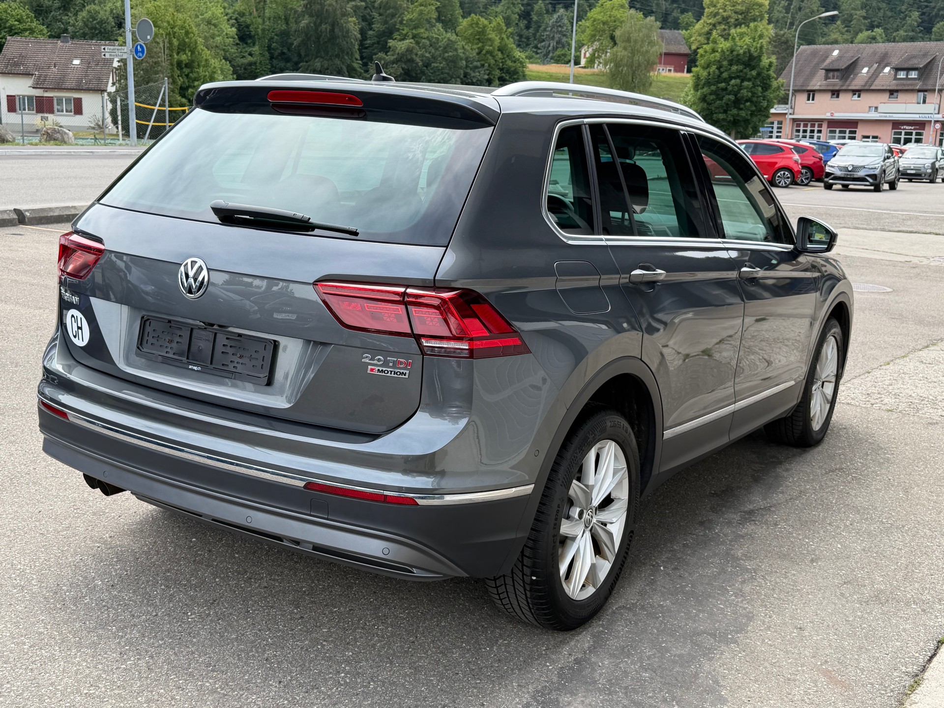 VW Tiguan 2.0 TDI SCR Highline 4Motion DSG-image-4