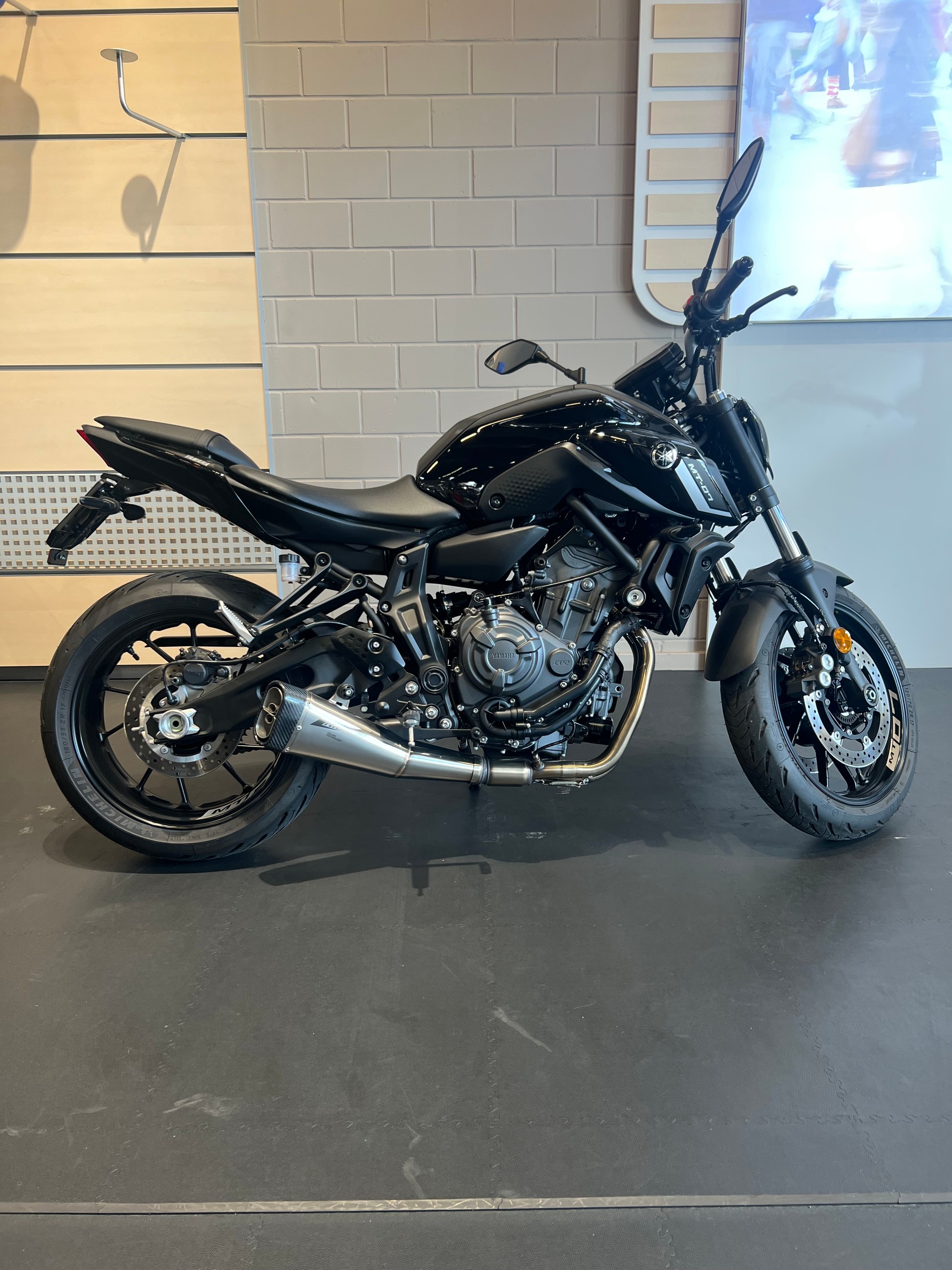 YAMAHA YAMAHA MT-07 PURE-image-2
