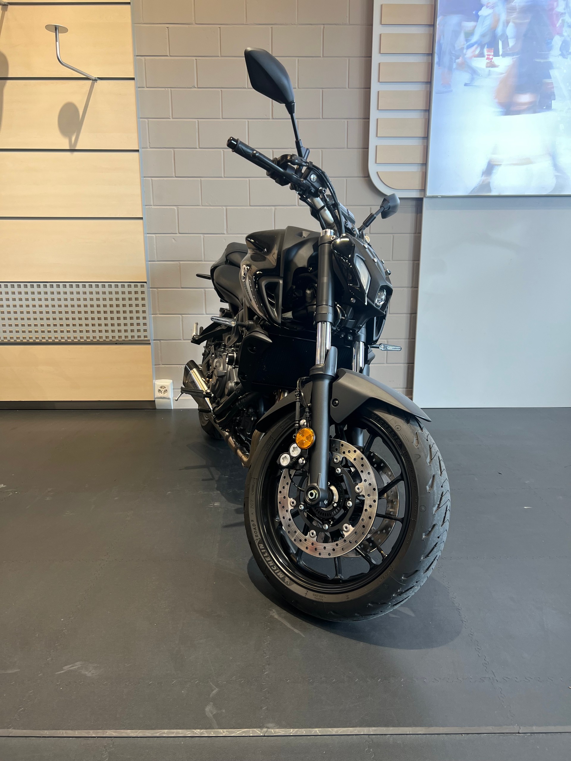YAMAHA YAMAHA MT-07 PURE-image-1