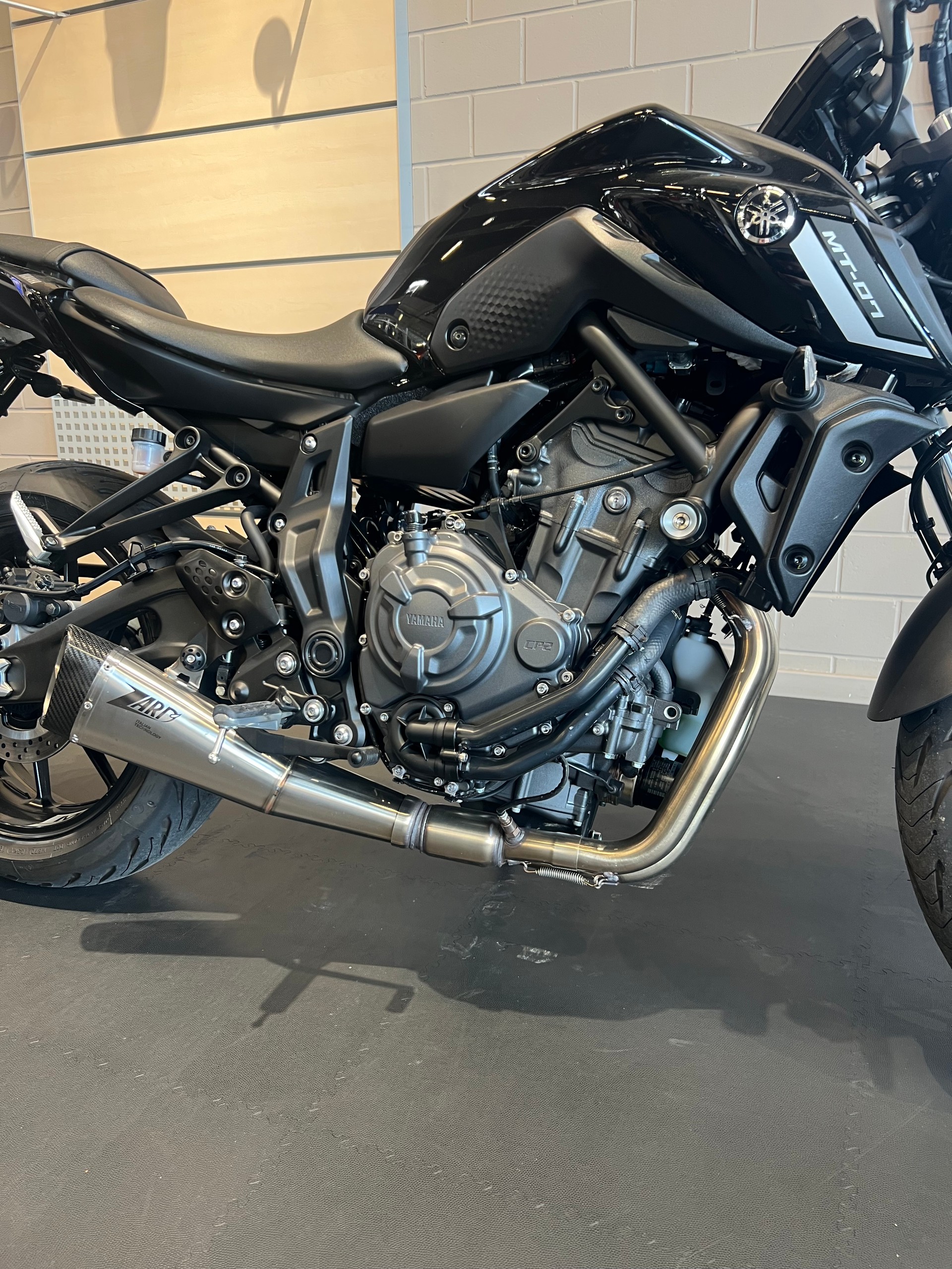 YAMAHA YAMAHA MT-07 PURE-image-4