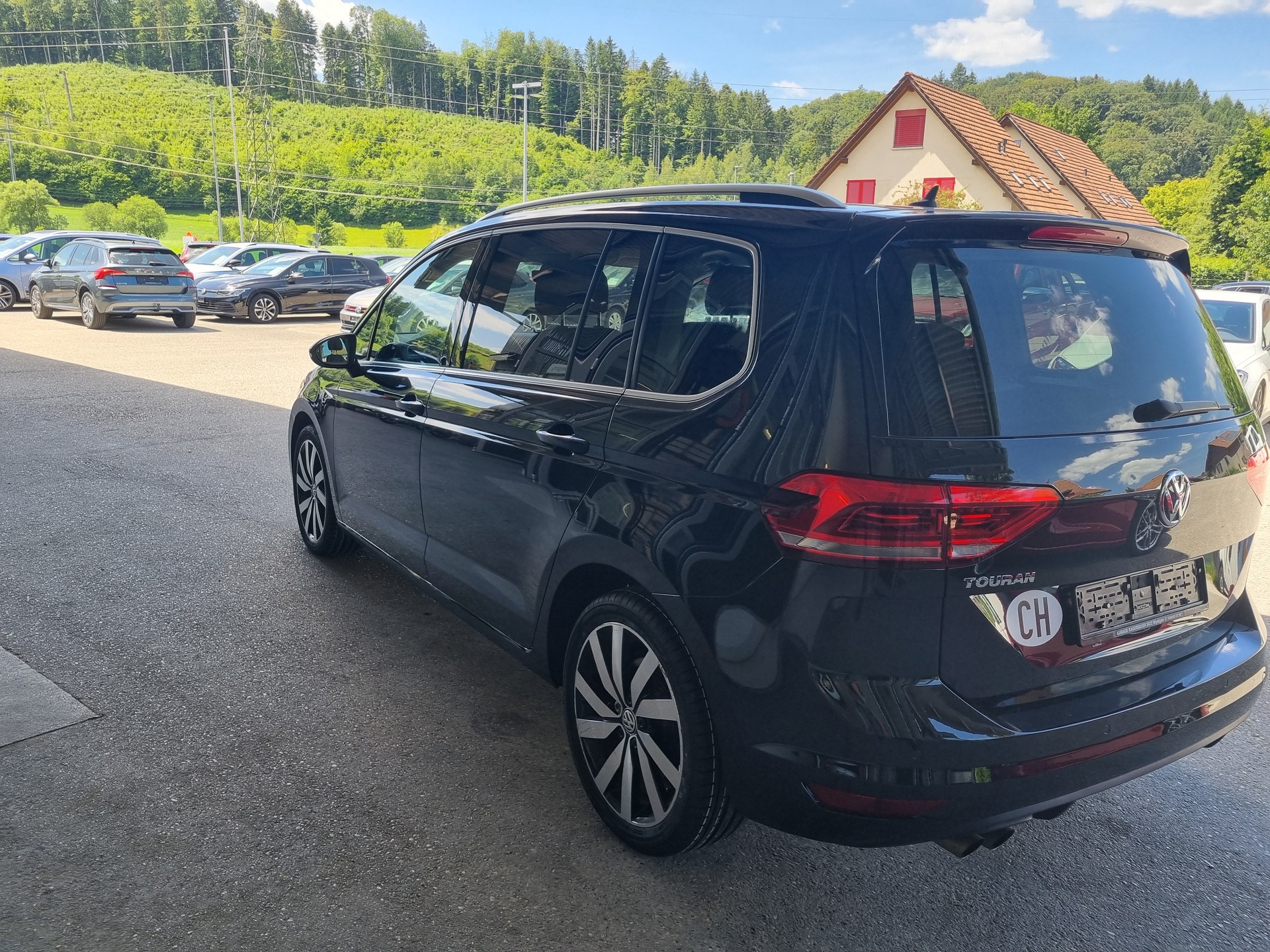 VW Touran 1.8 TSI BlueMotion Technology Highline DSG-image-5