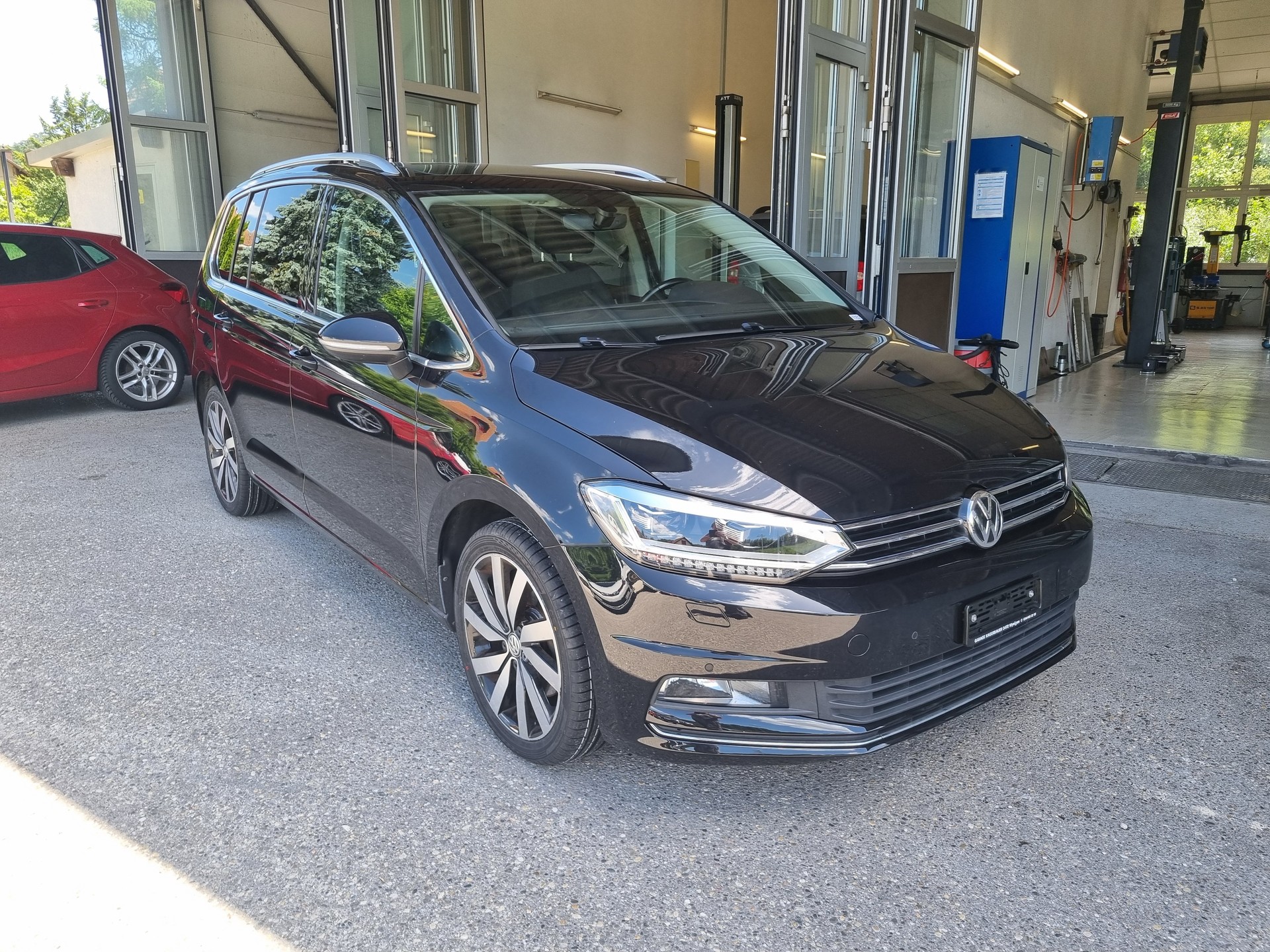 VW Touran 1.8 TSI BlueMotion Technology Highline DSG-showroom-element-1