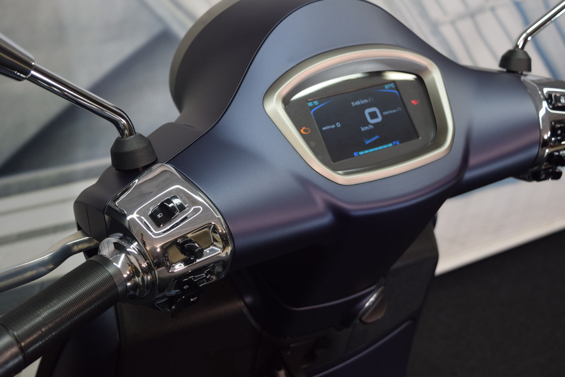PIAGGIO Vespa GTS 125 Super Tech-image-6