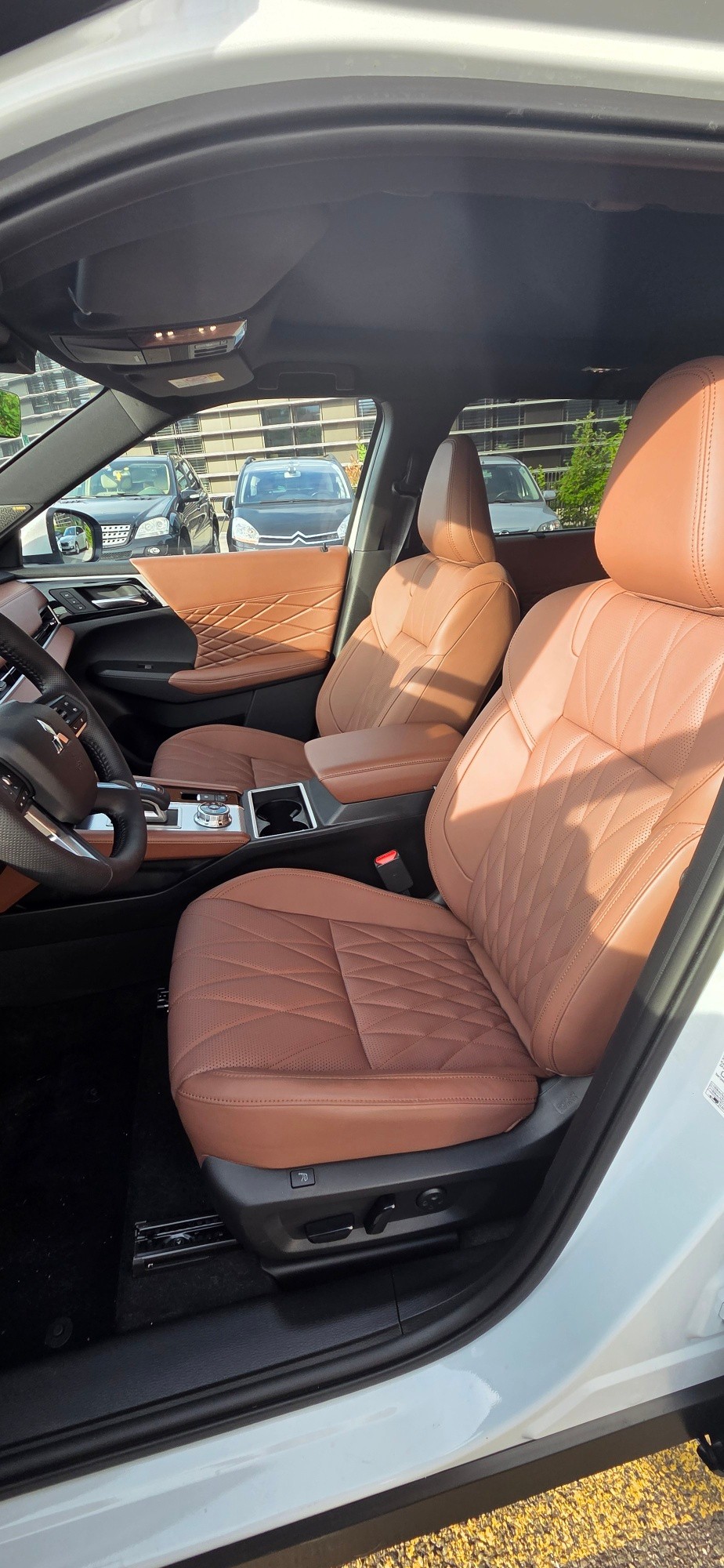 MITSUBISHI Outlander 2.4 PHEV Instyle+ 4WD Automatic-image-5