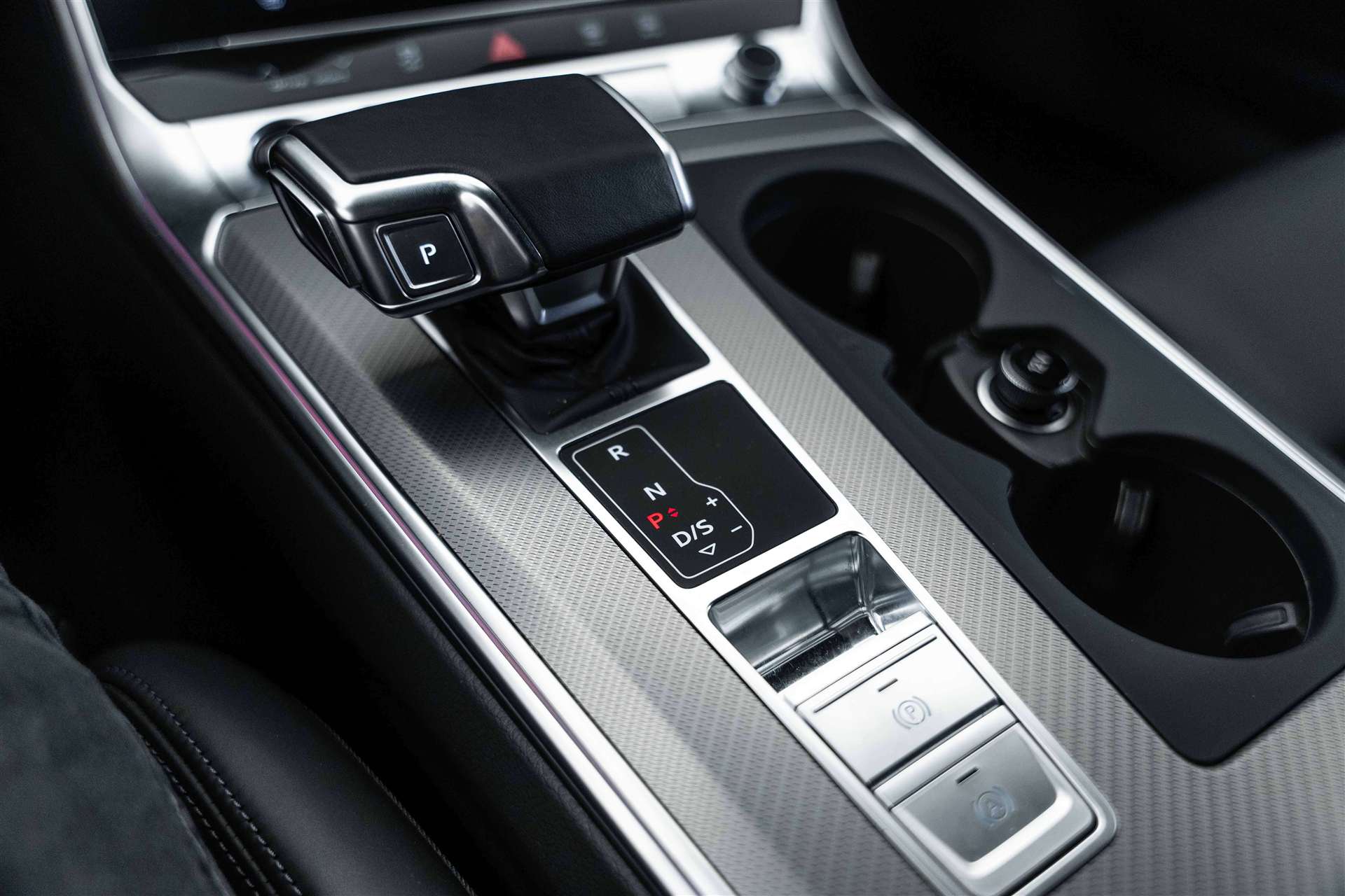AUDI A6 Avant 45 TFSI Sport S-tronic quattro-image-25
