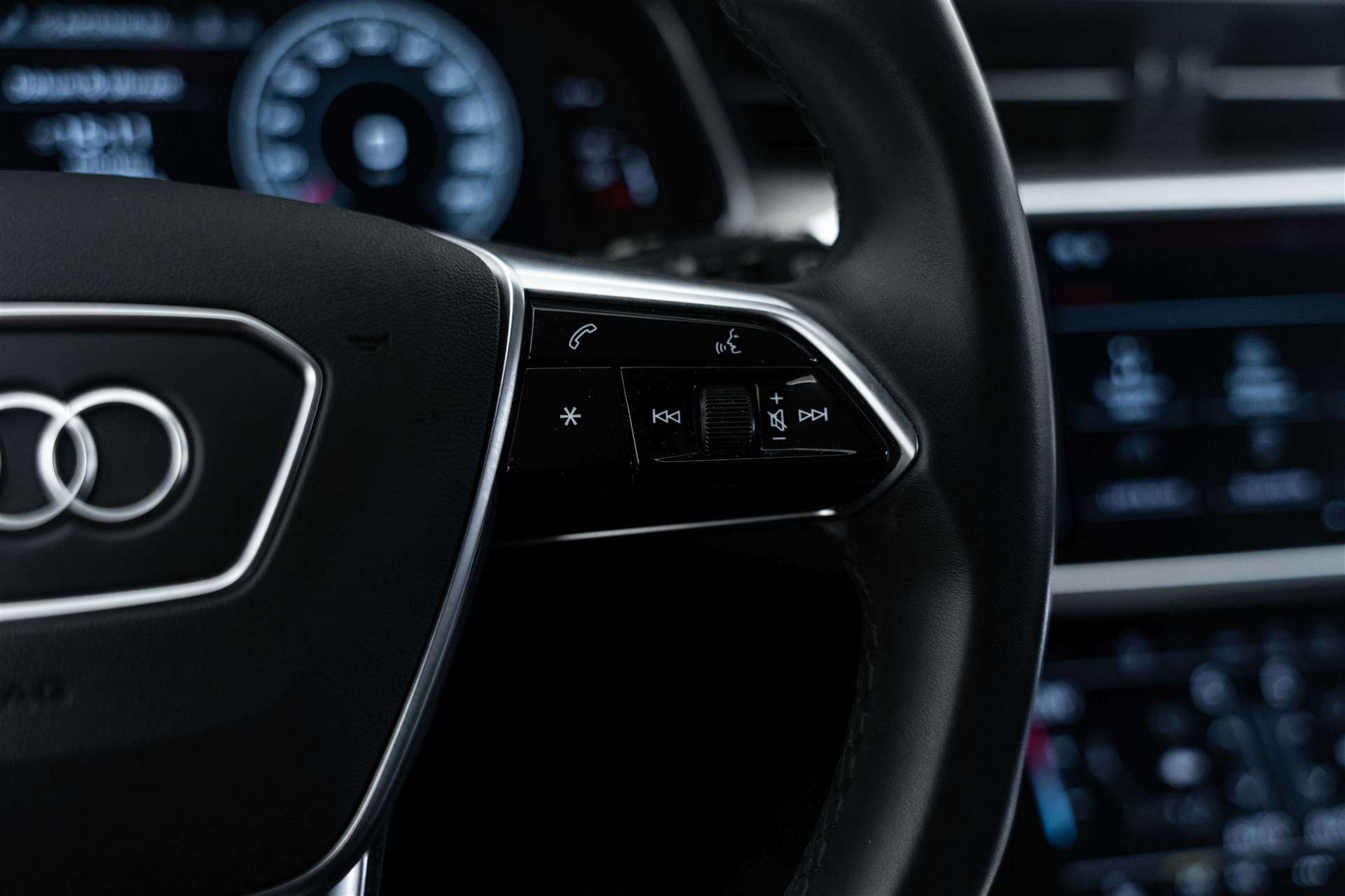 AUDI A6 Avant 45 TFSI Sport S-tronic quattro-image-16