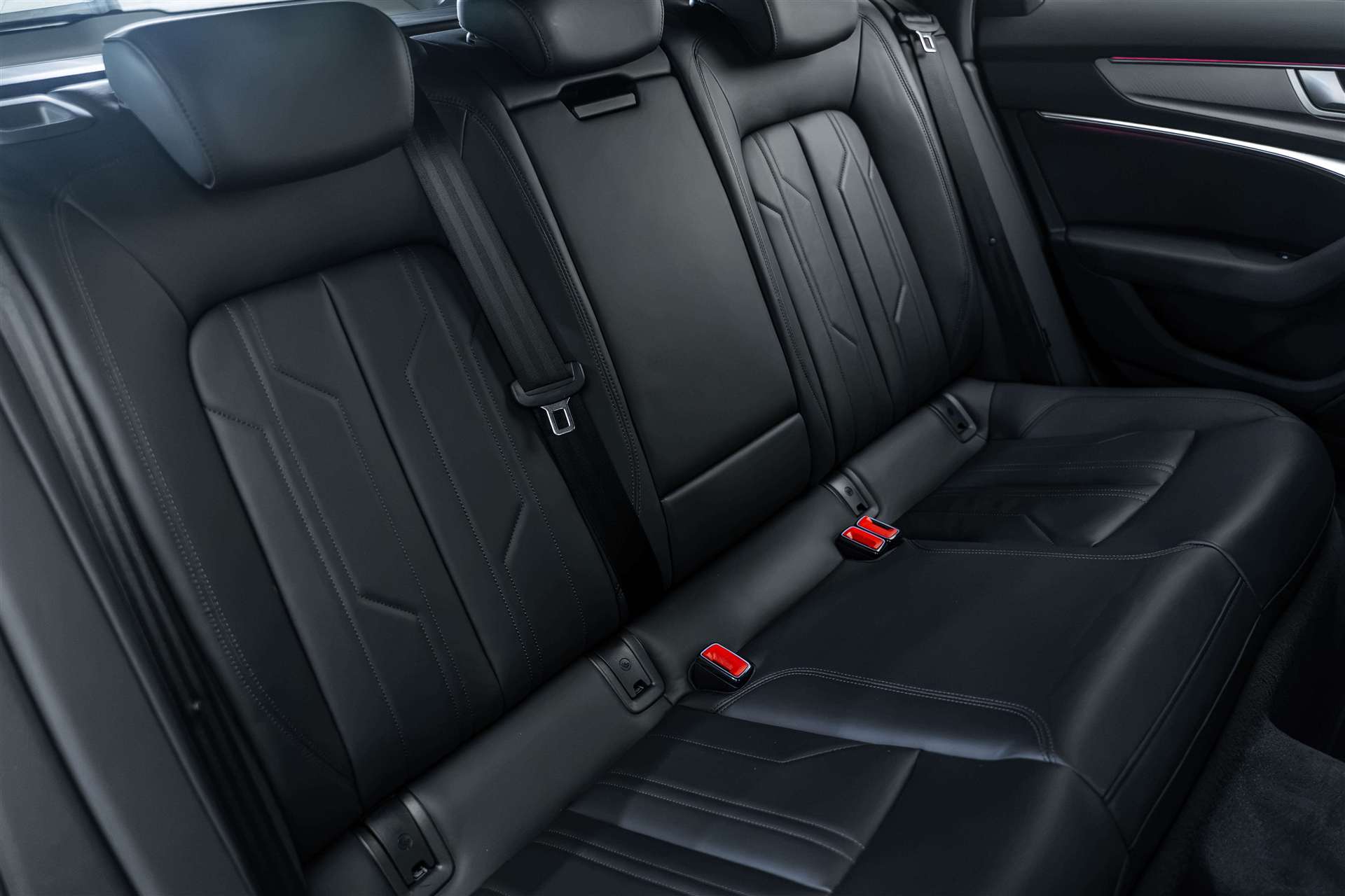 AUDI A6 Avant 45 TFSI Sport S-tronic quattro-image-13