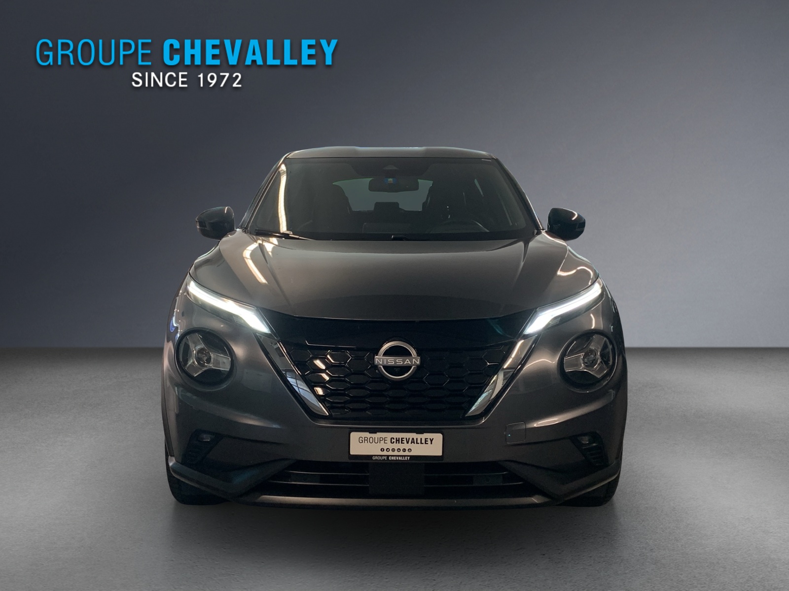 NISSAN Juke 1.6 FHEV Tekna-showroom-element-1
